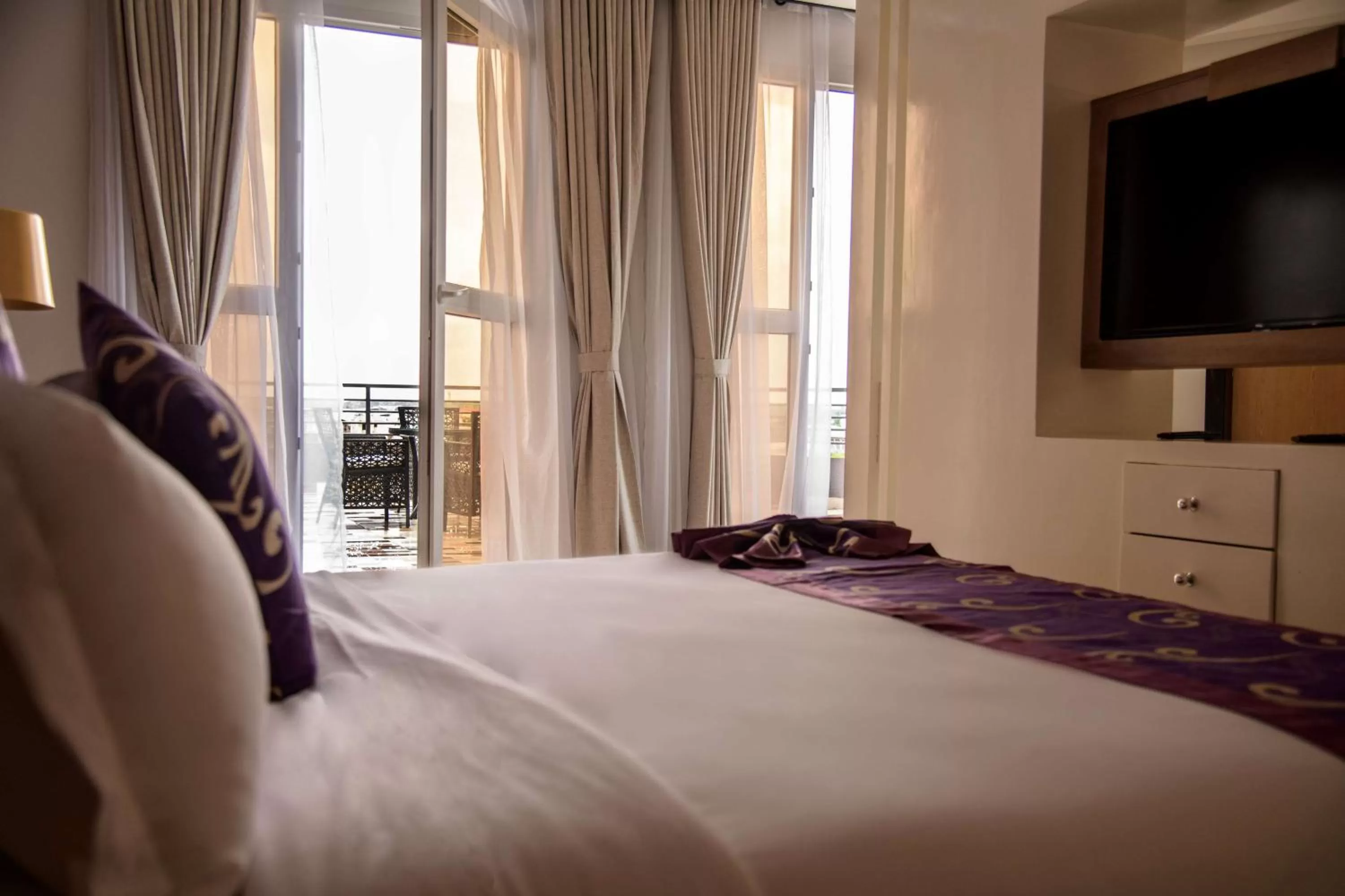 Photo of the whole room, Bed in Best Western Plus Soaho Douala Airport