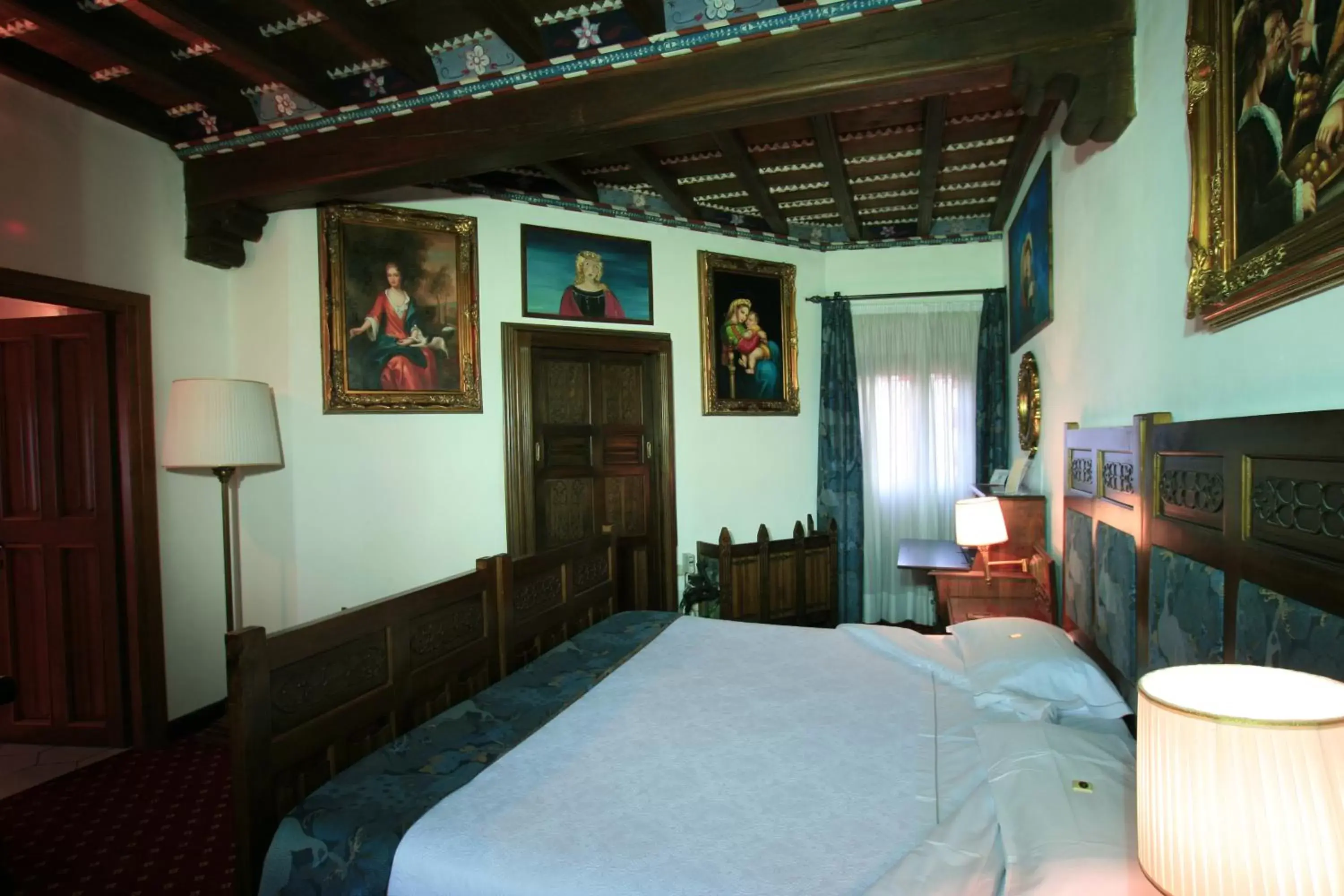 Photo of the whole room, Bed in Castello Di Pavone