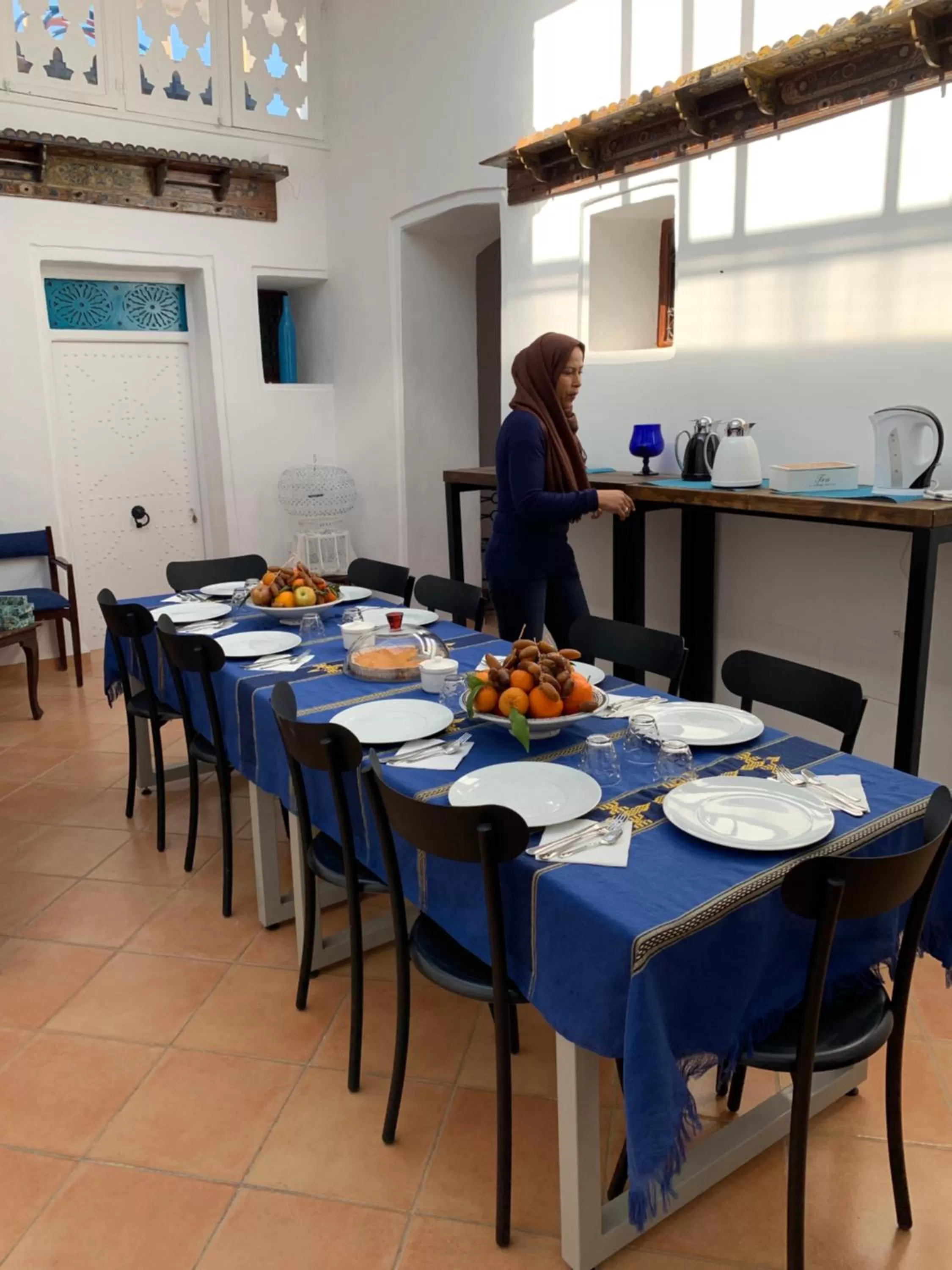 Staff, Restaurant/Places to Eat in Dar Lola