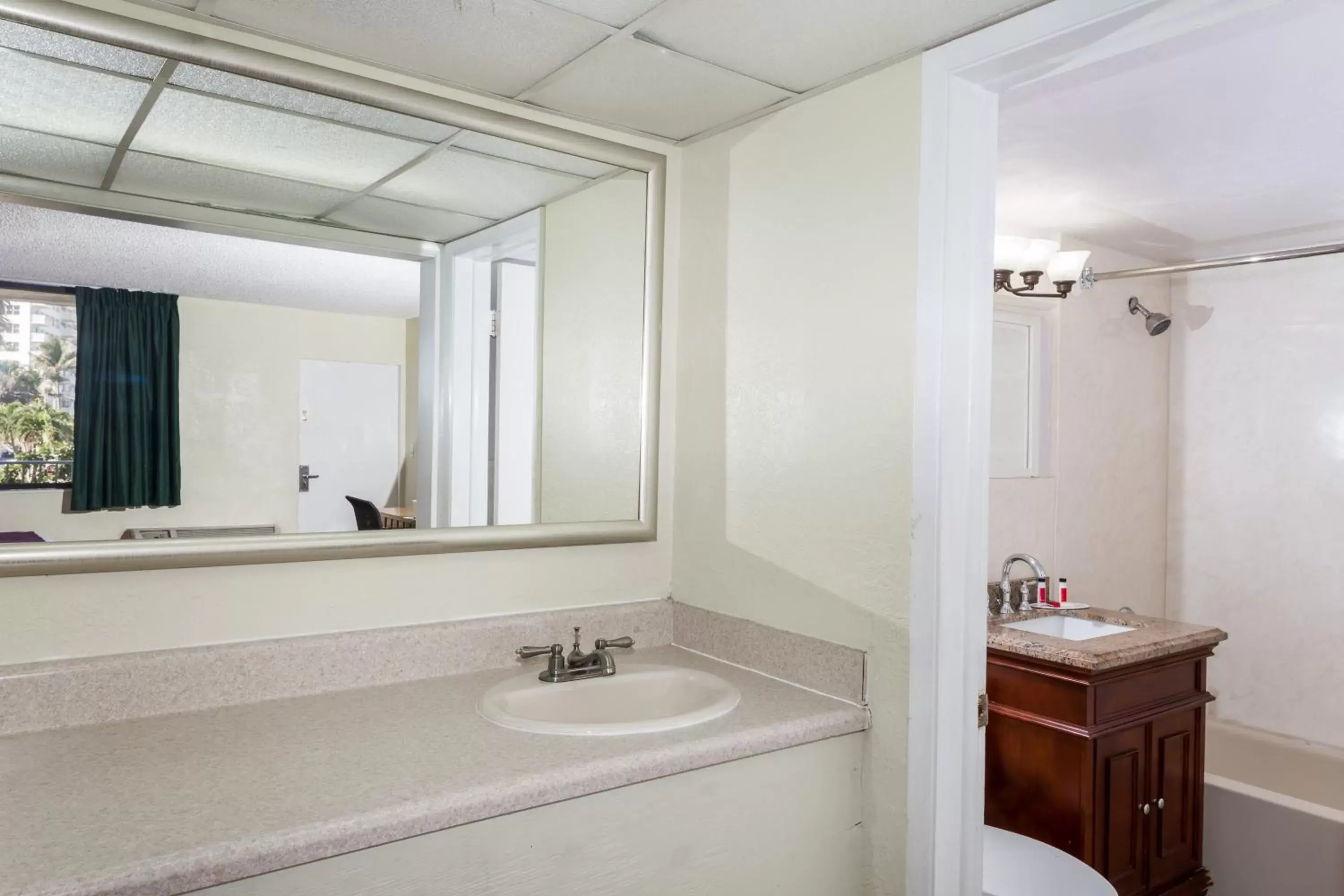 Bathroom in Ocean Reef Hotel