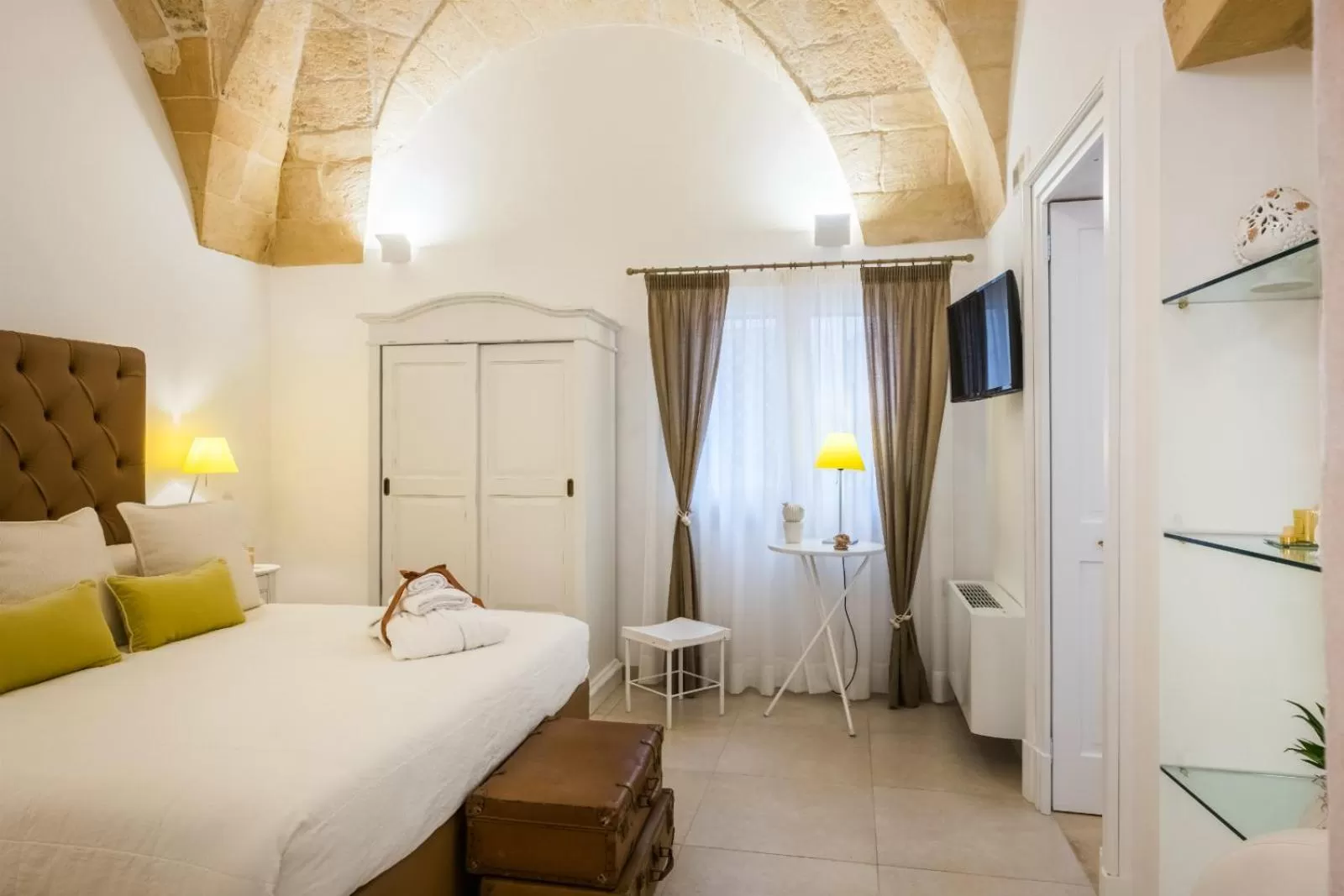 Bedroom, Bed in Amatè Suite