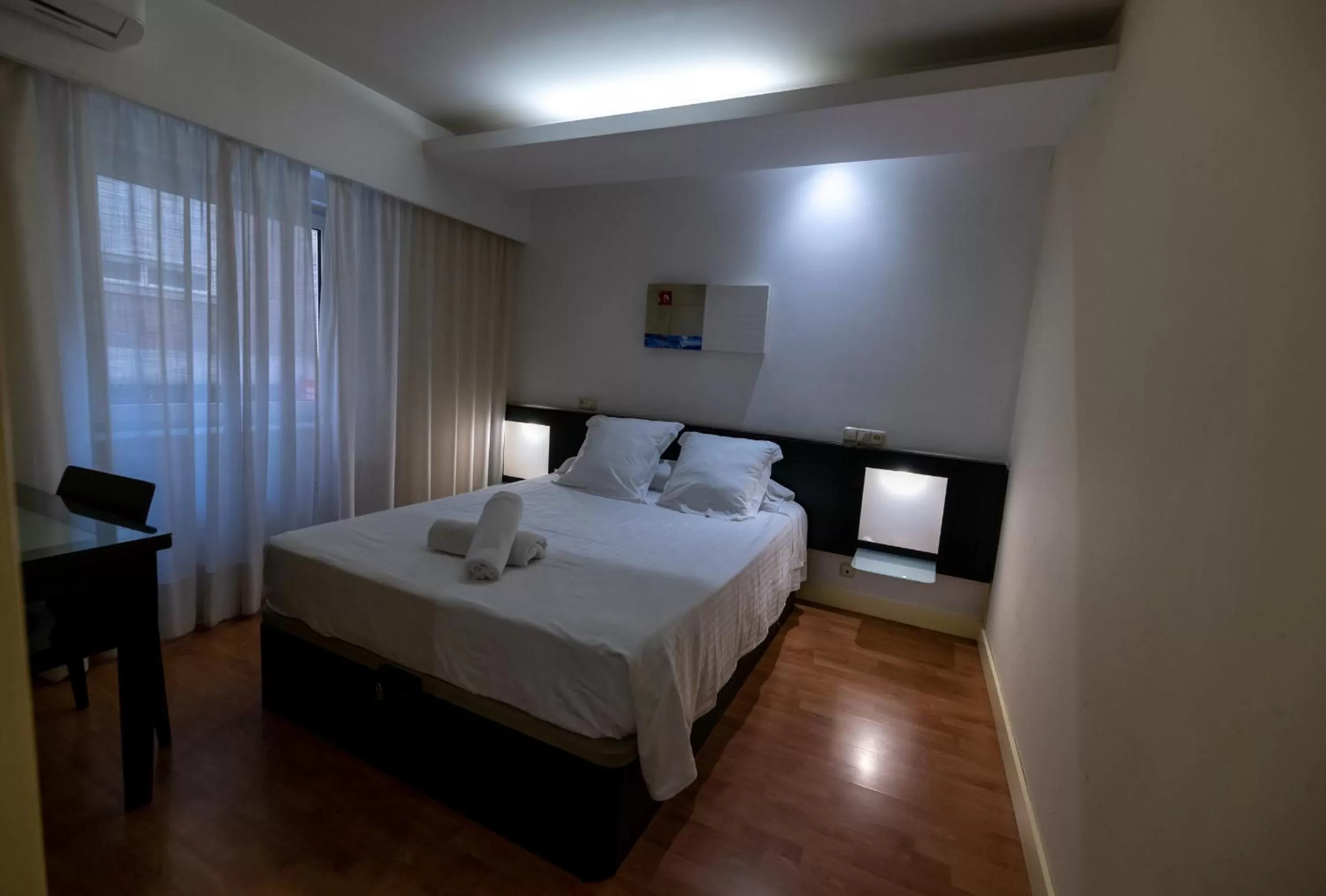 Photo of the whole room, Bed in Hotel Monasterio Granada - Adults Only