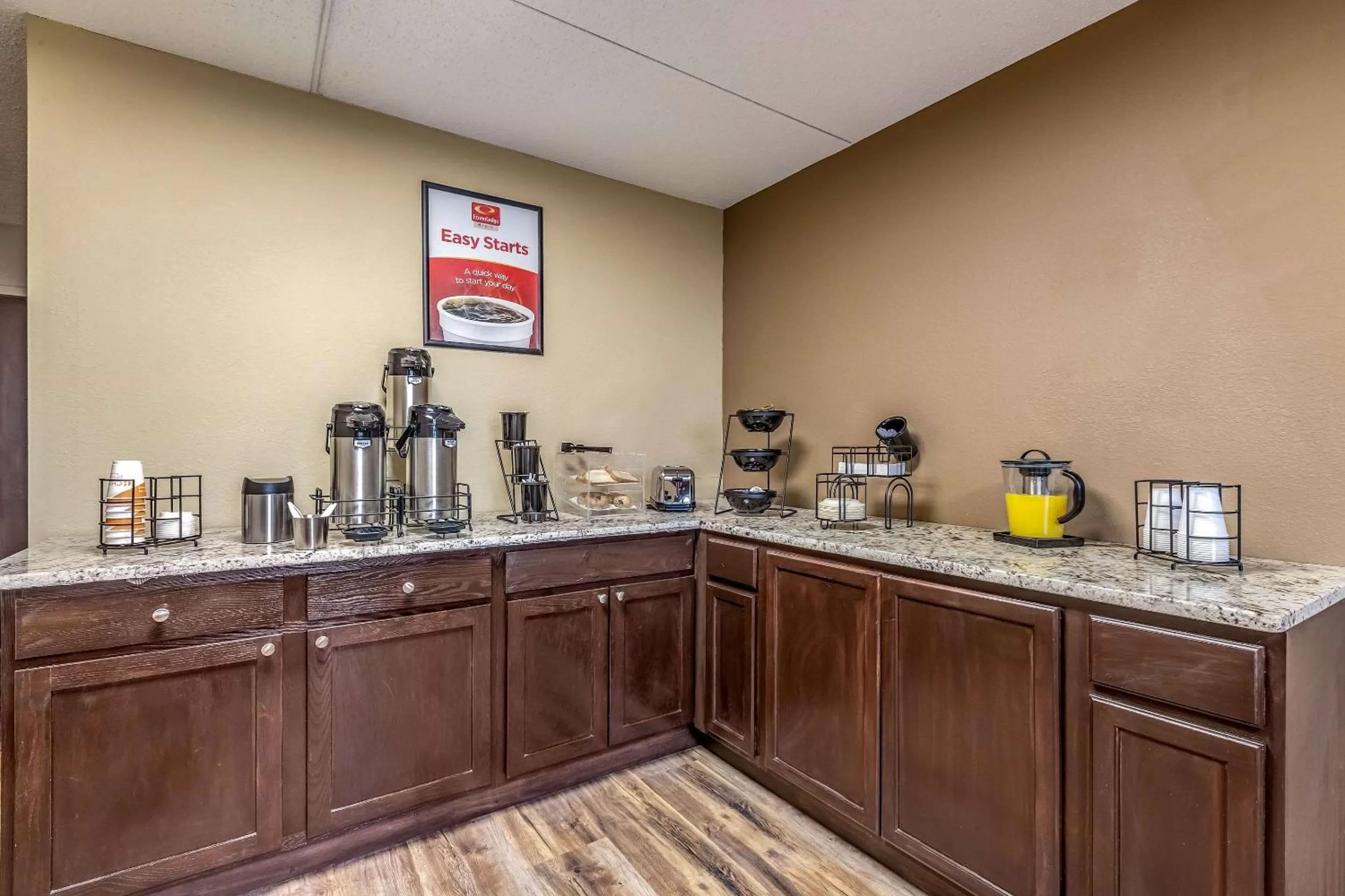 Restaurant/places to eat in Econo Lodge Albert Lea