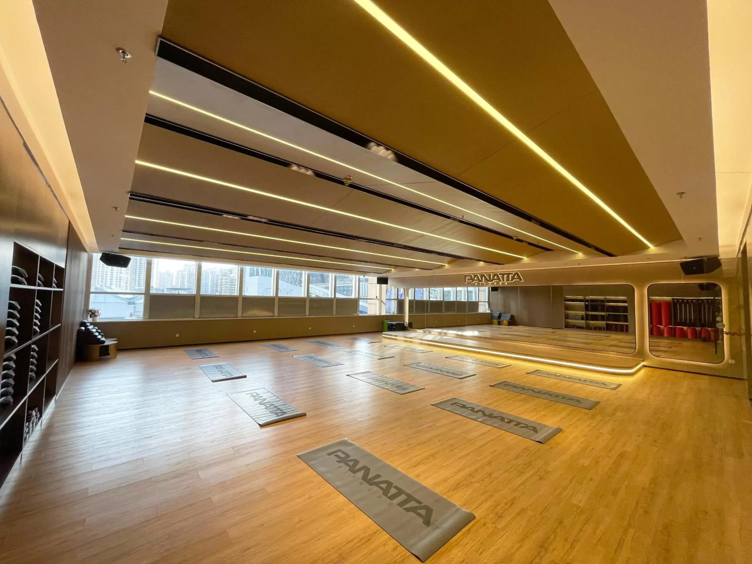 Fitness centre/facilities in Crowne Plaza - Shenzhen Futian, an IHG Hotel