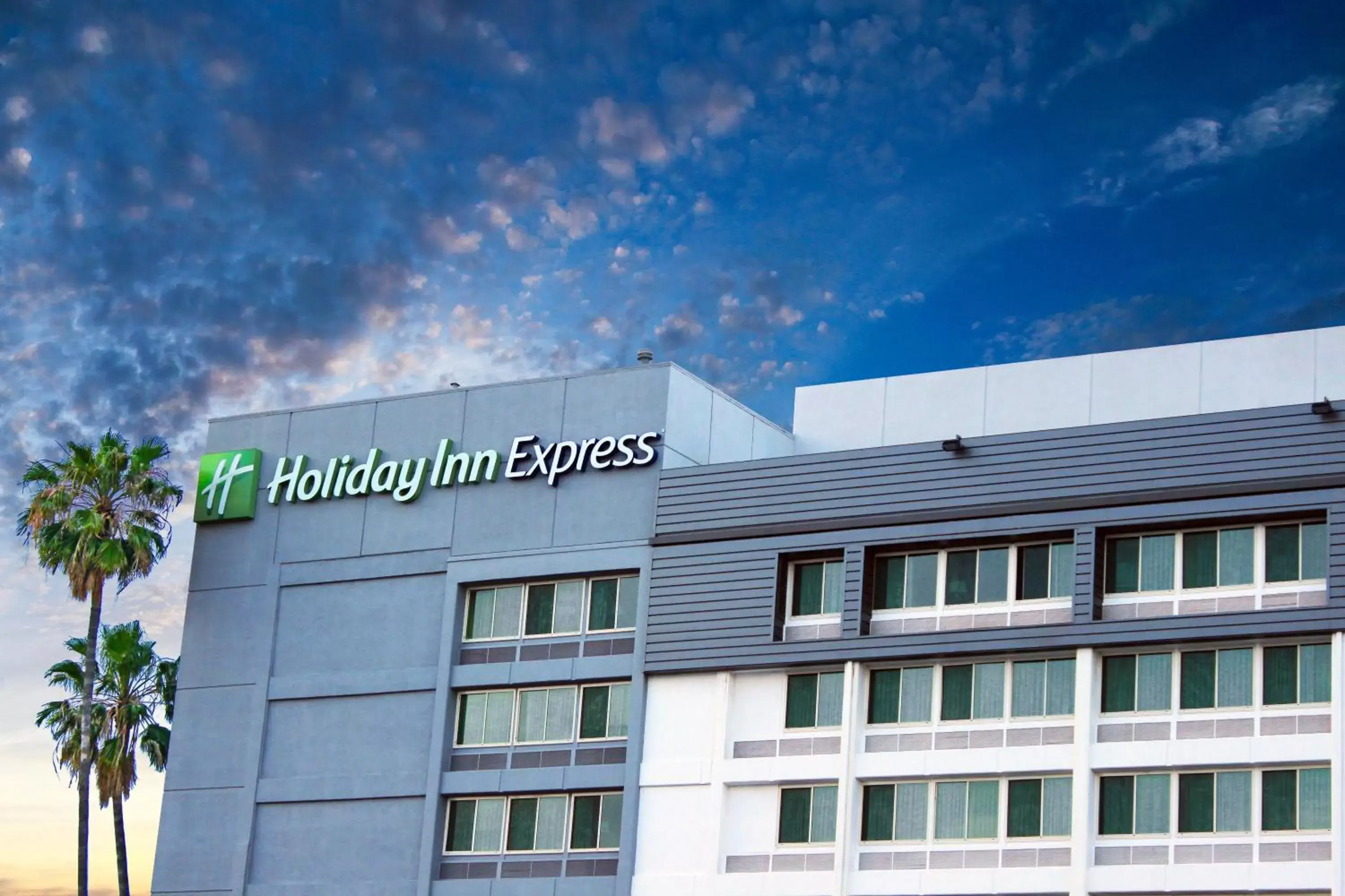 Property Building in Holiday Inn Express Van Nuys, an IHG Hotel