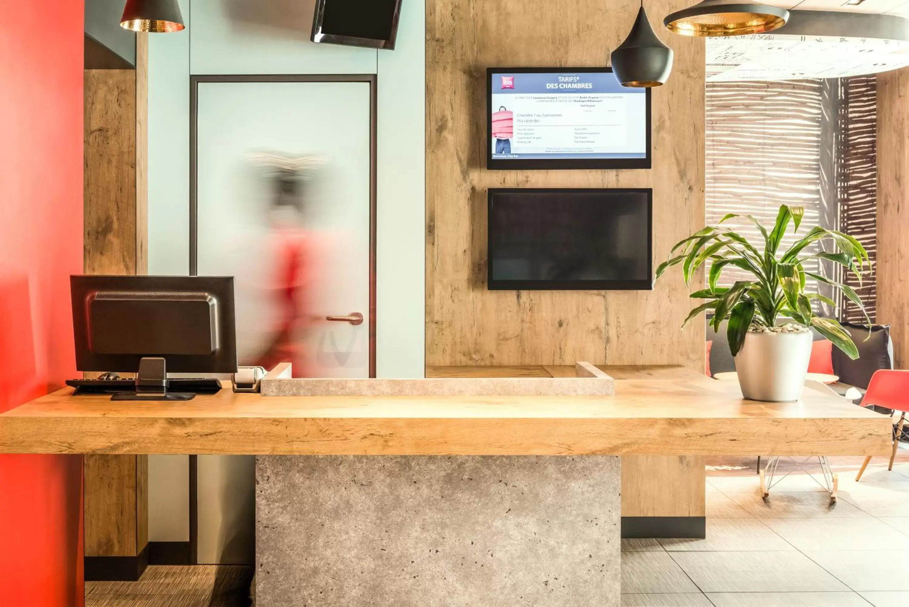 Lobby or reception in ibis Paris Boulogne Billancourt Lobby or reception in ibis Paris Boulogne Billancourt