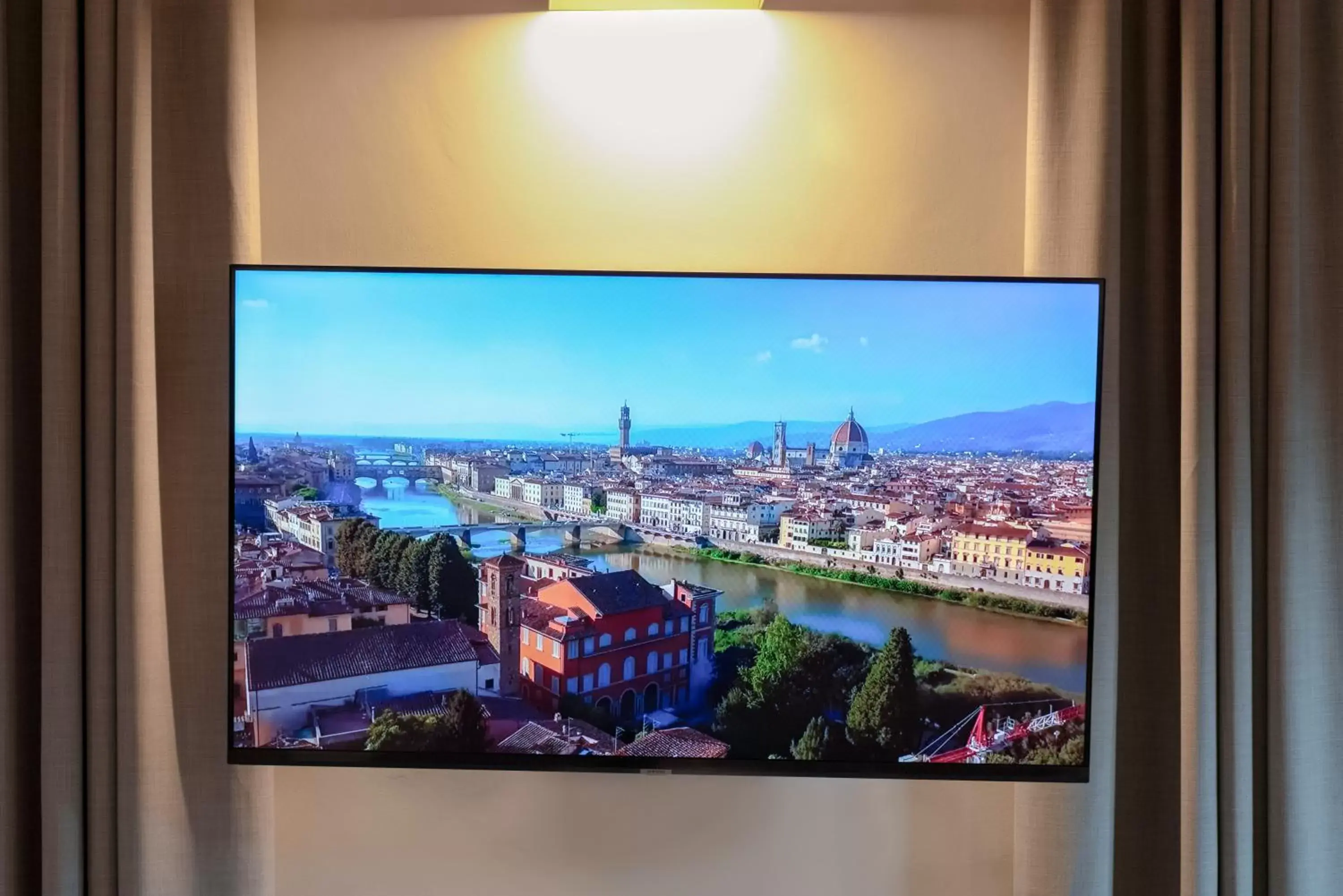 TV and multimedia, TV/Entertainment Center in Dimora Le Torri - Boutique Luxury Suites in Florence Historic Centre - Adults Only