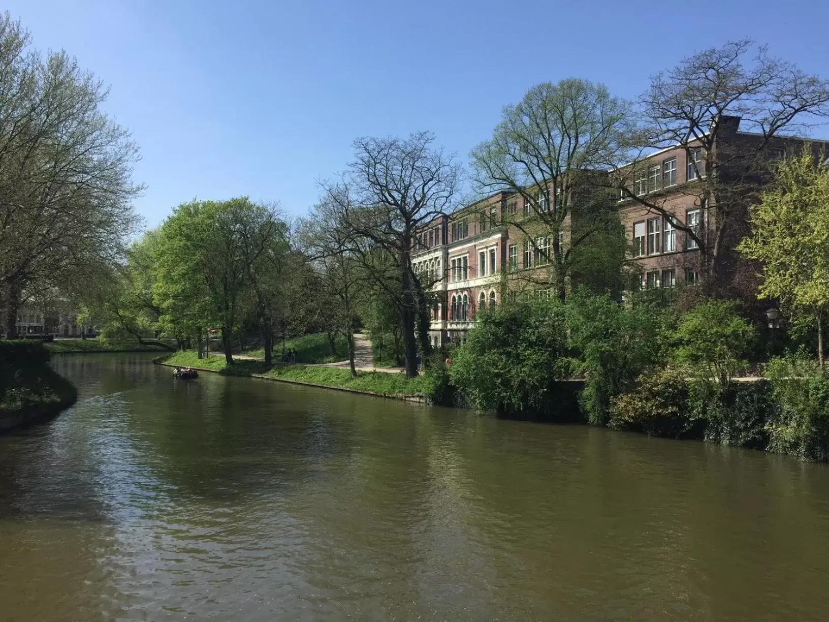 Neighbourhood, Property Building in De Hoendervorst