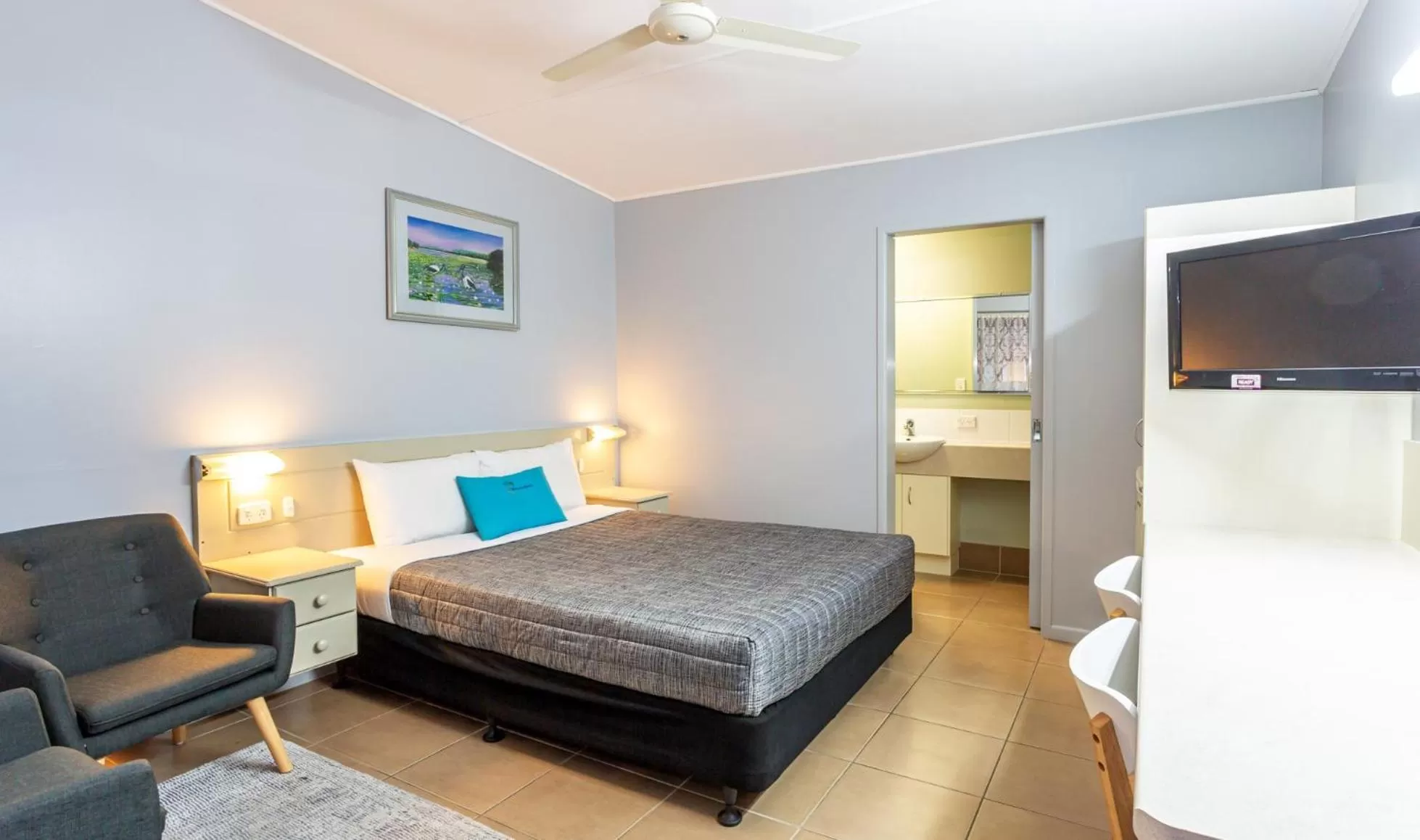 Photo of the whole room, Bed in Matilda Motel