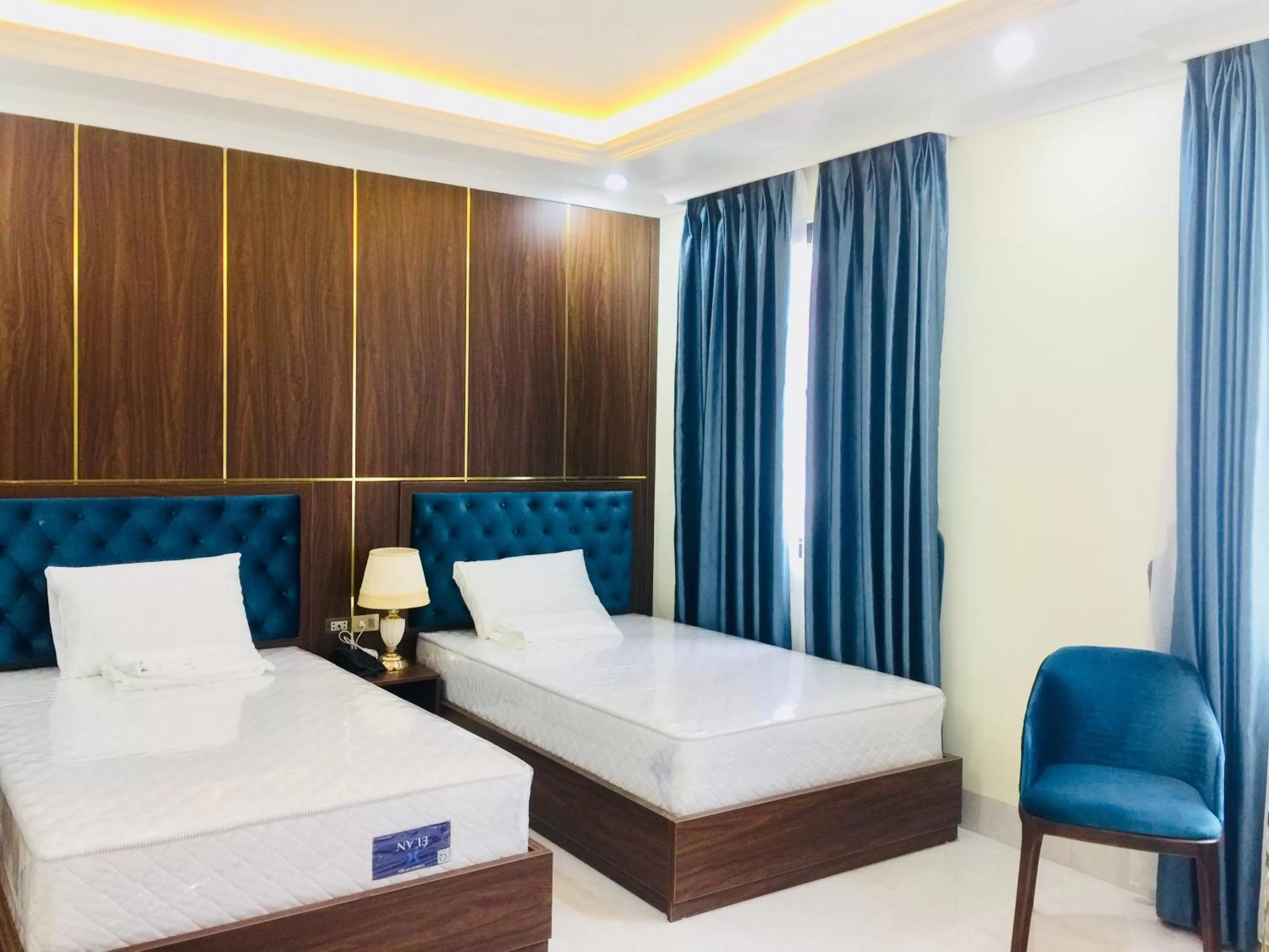 Bed in May House Hotel