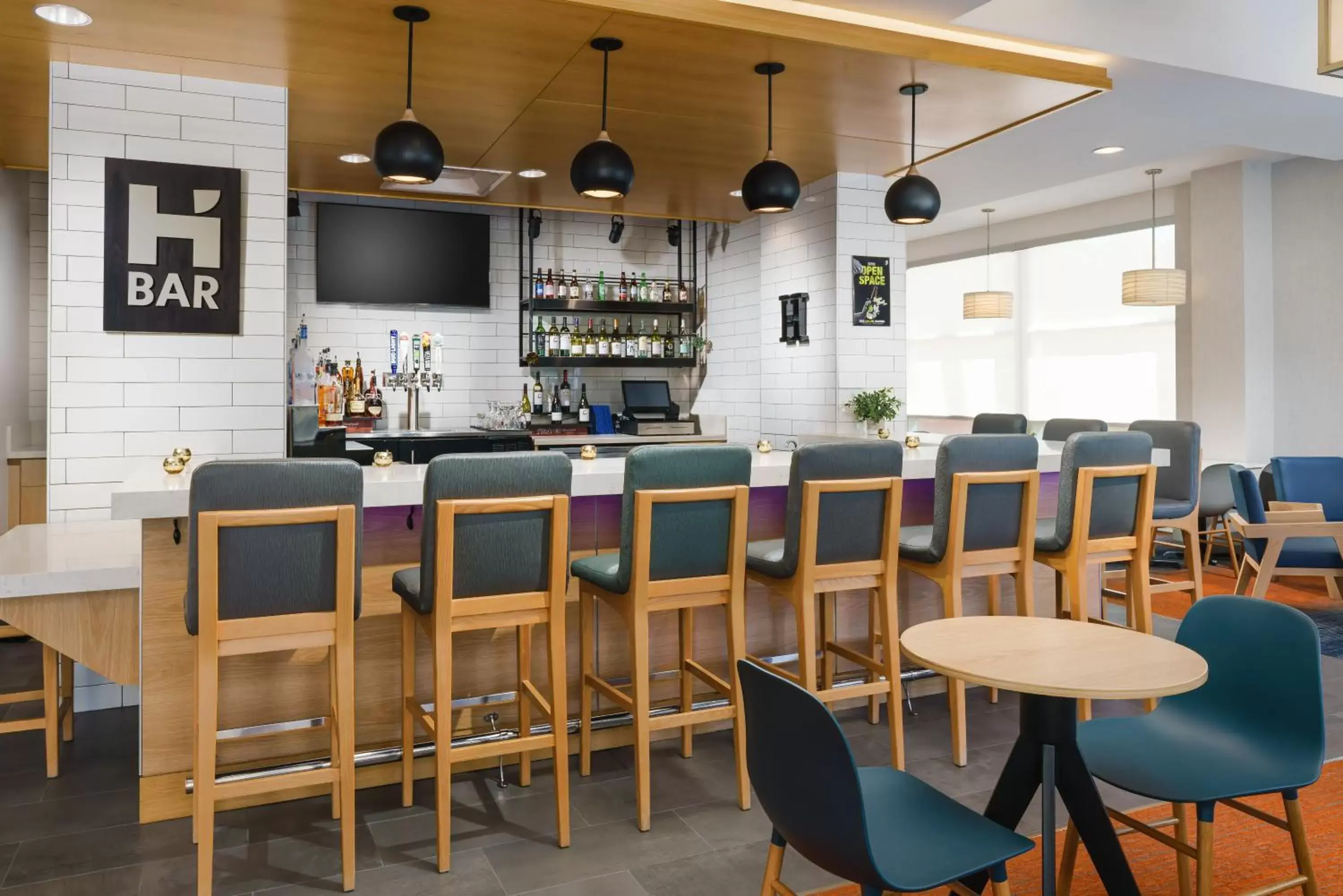 Lounge or bar in Hyatt House Fort Lauderdale Airport/Cruise Port