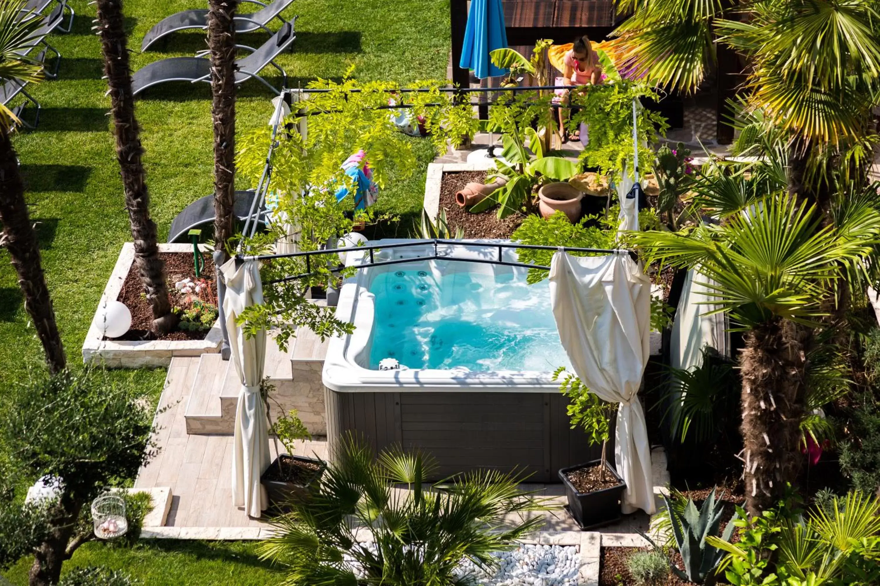 Garden, Pool View in Hotel Canarino