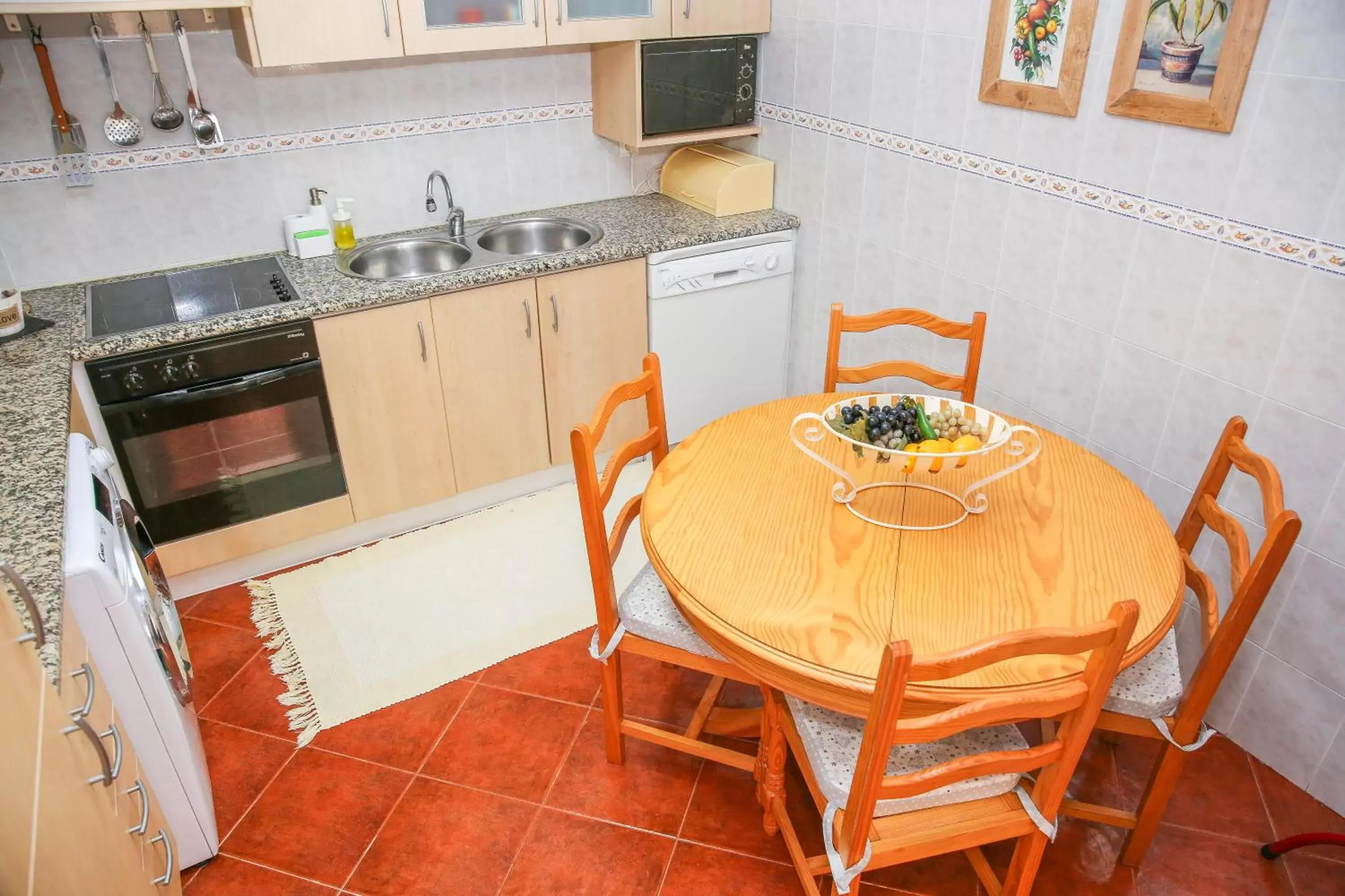 Kitchen or kitchenette, Dining Area in Pata da Gaivota Boutique House