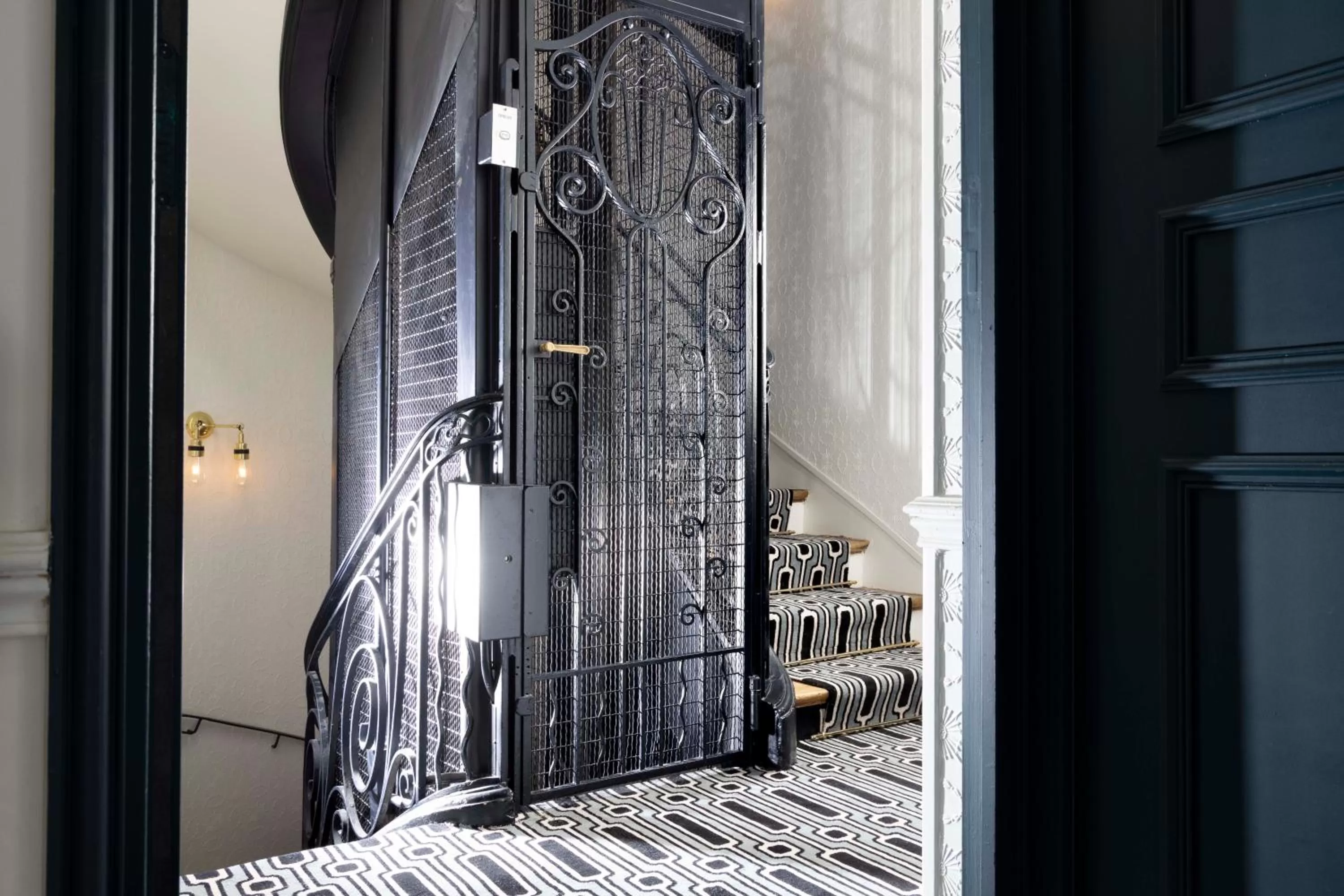 Decorative detail, Bed in Hotel Louvre Montana