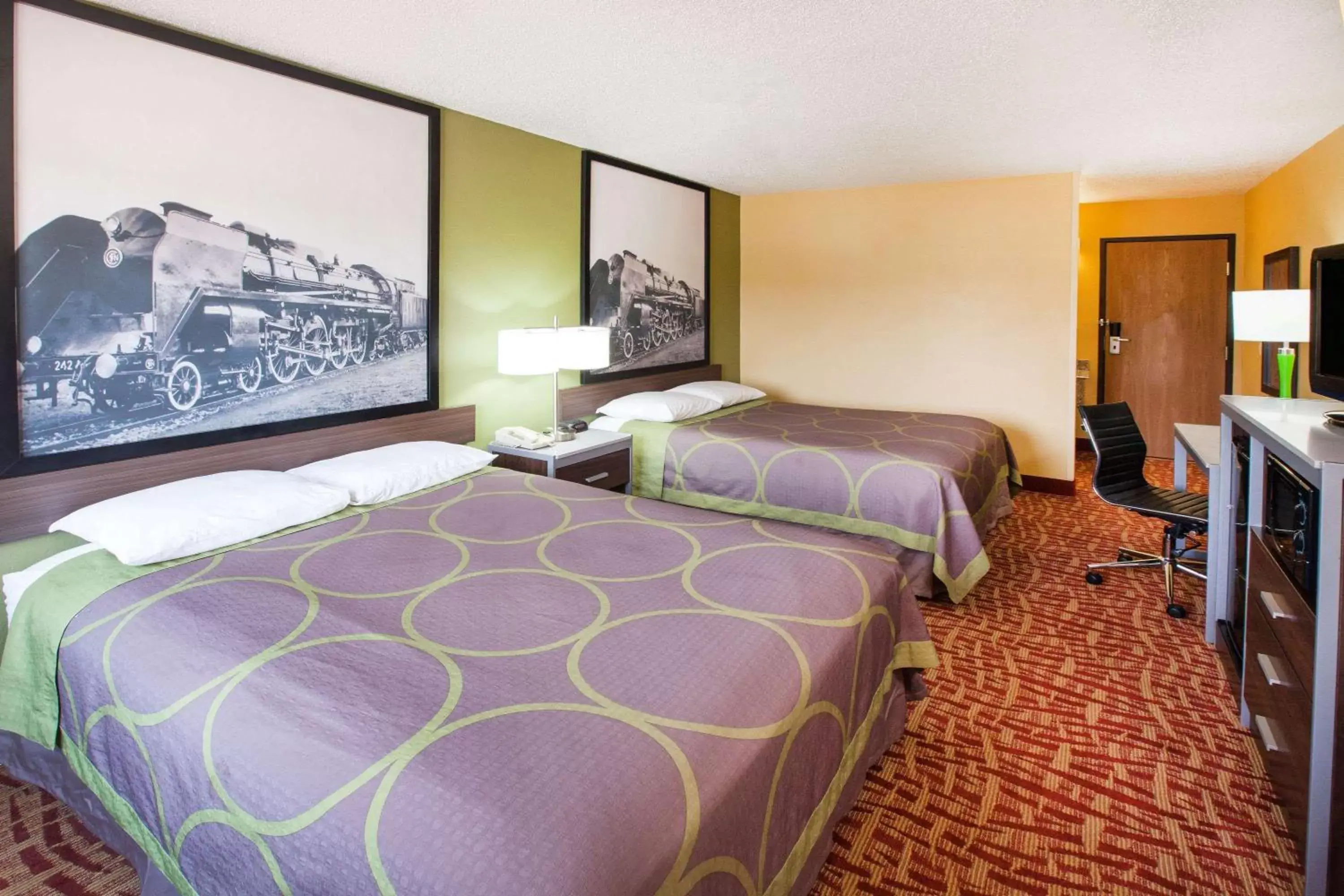 Photo of the whole room, Bed in Super 8 by Wyndham Van Buren/Ft. Smith Area
