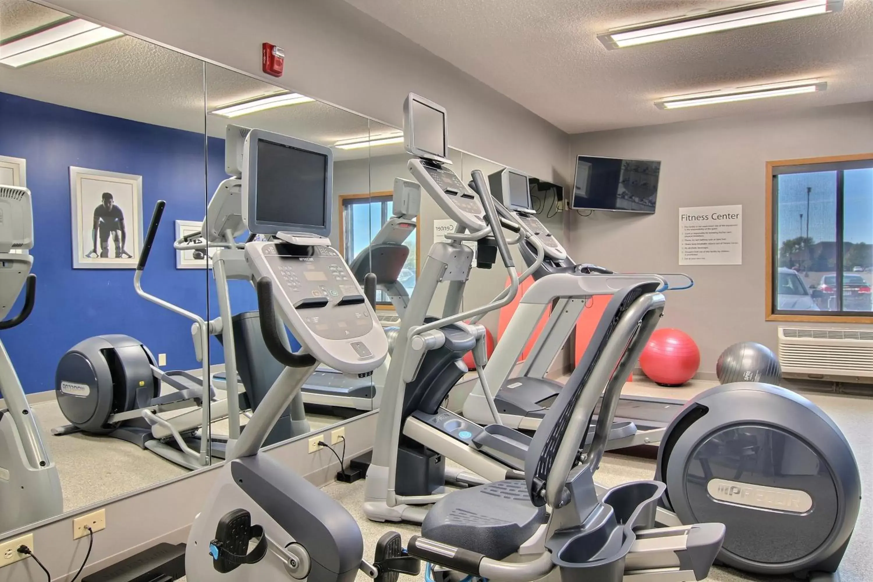 Fitness centre/facilities, Fitness Center/Facilities in Holiday Inn Express Fargo - West Acres, an IHG Hotel