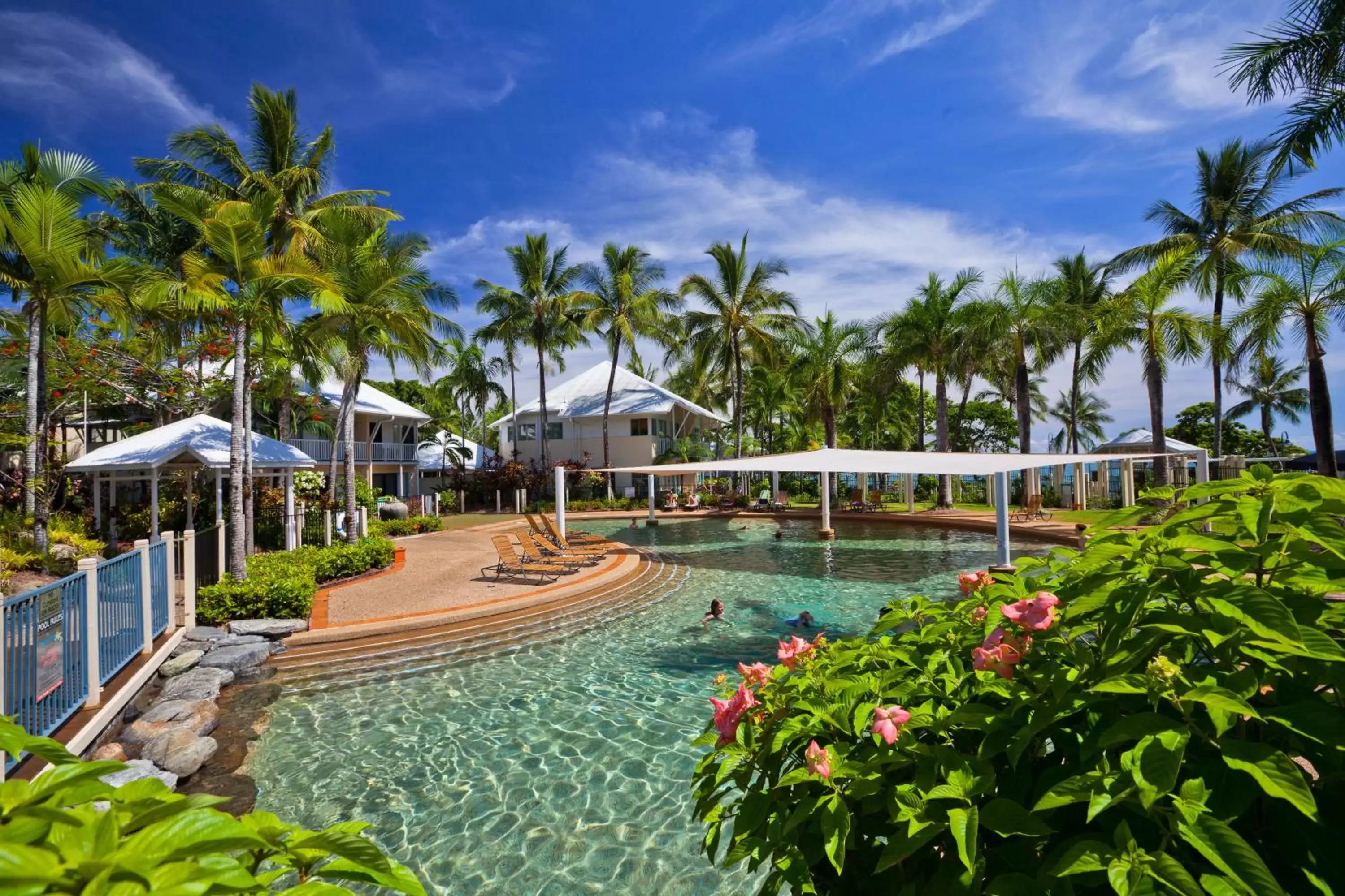 Swimming pool, View in Coral Sands Beachfront Resort