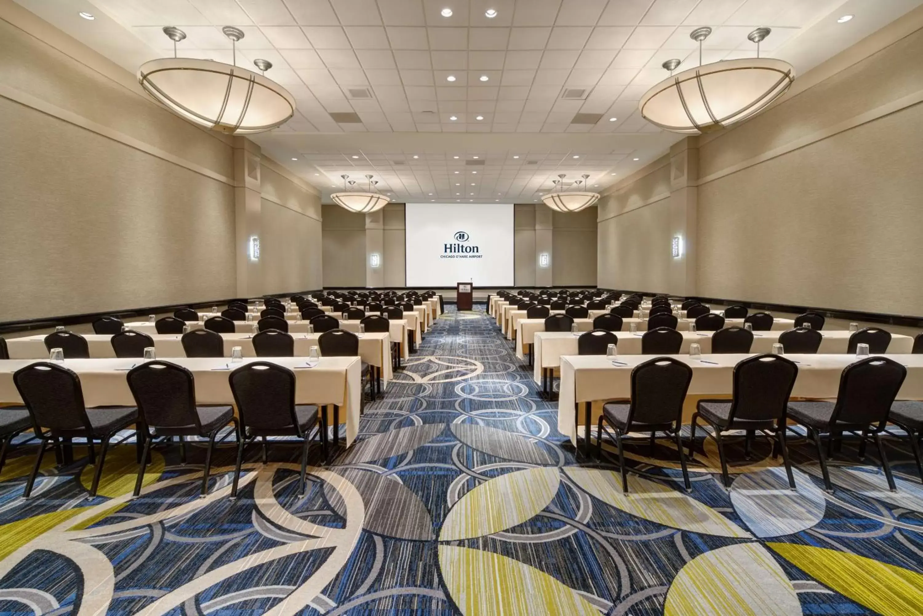 Meeting/conference room in Hilton Chicago O'Hare Airport