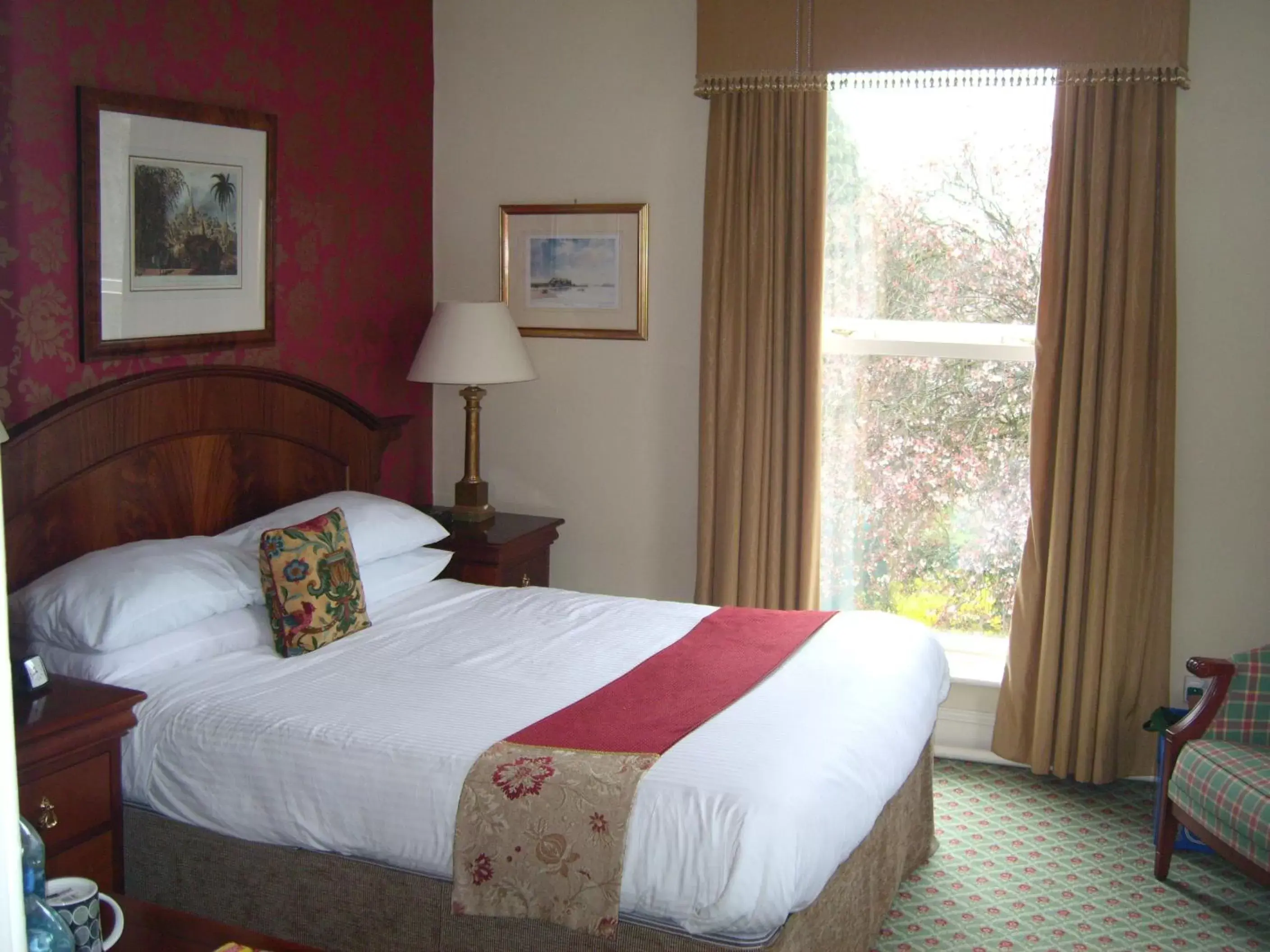 Bedroom, Bed in Stuart House Hotel