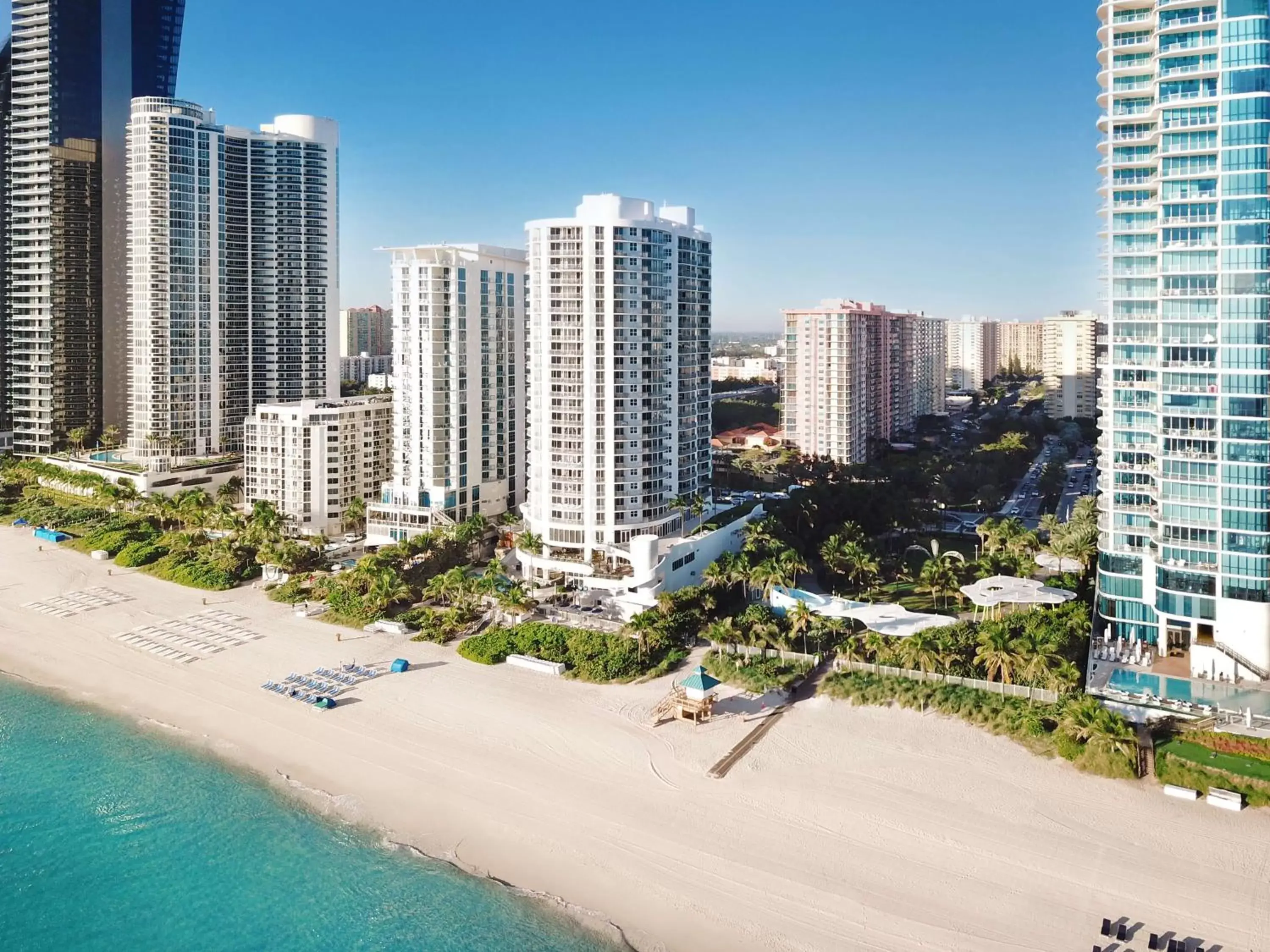 Property building, Bird's-eye View in DoubleTree by Hilton Ocean Point Resort - North Miami Beach