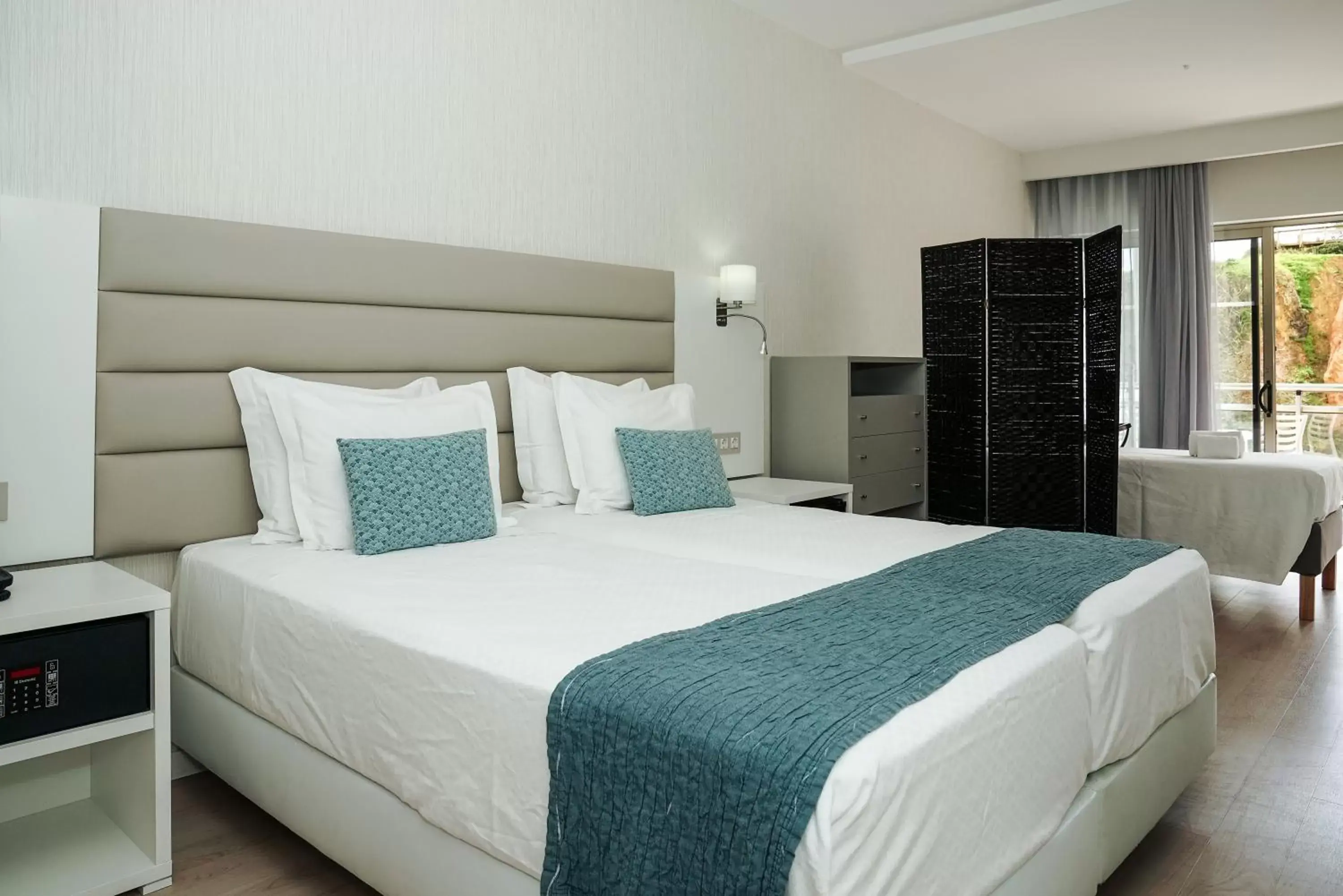 Bedroom, Bed in Carvi Beach Hotel