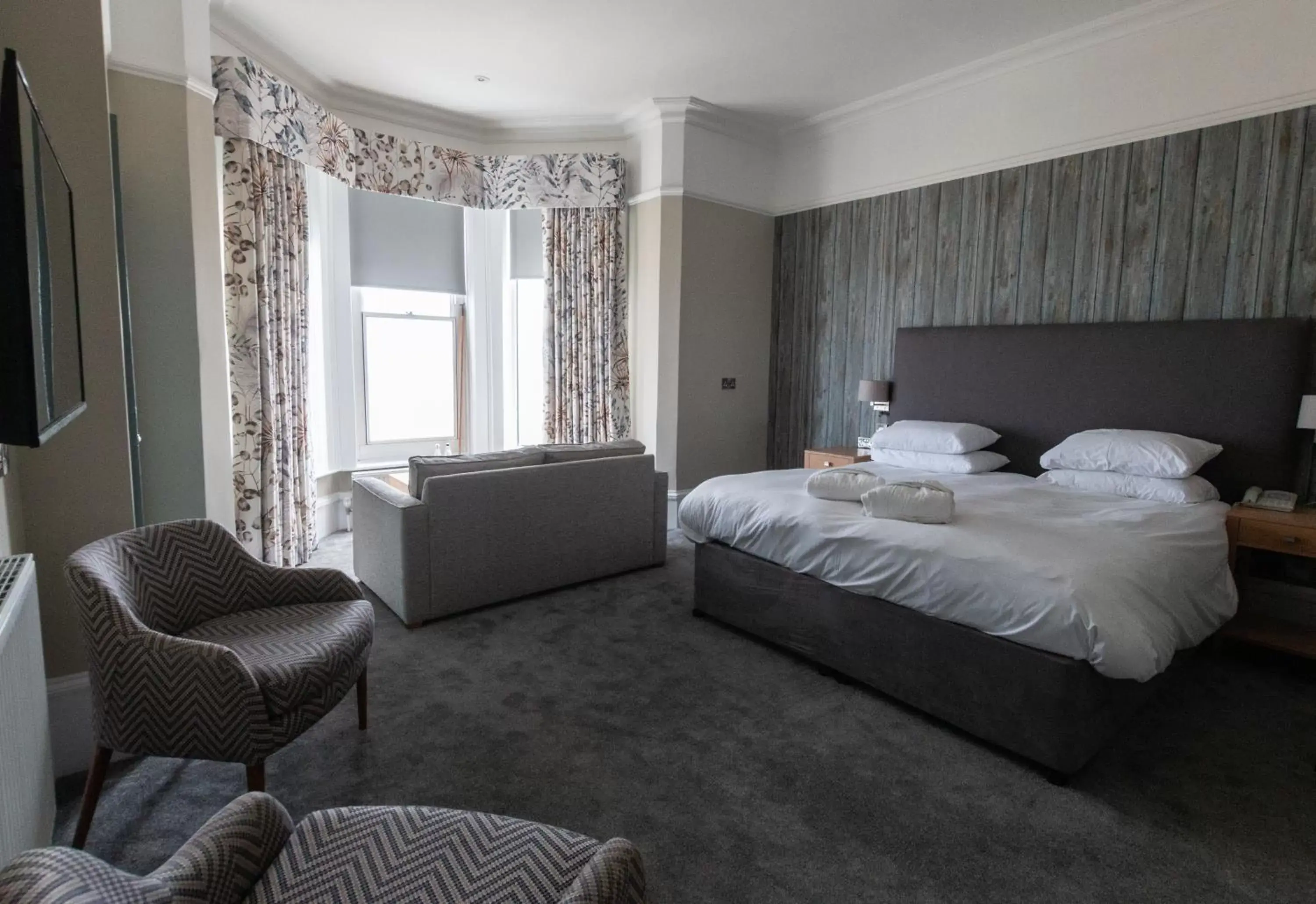 Deluxe Double or Twin Room with Sea View - single occupancy in The Brudenell Deluxe Double or Twin Room with Sea View - single occupancy in The Brudenell