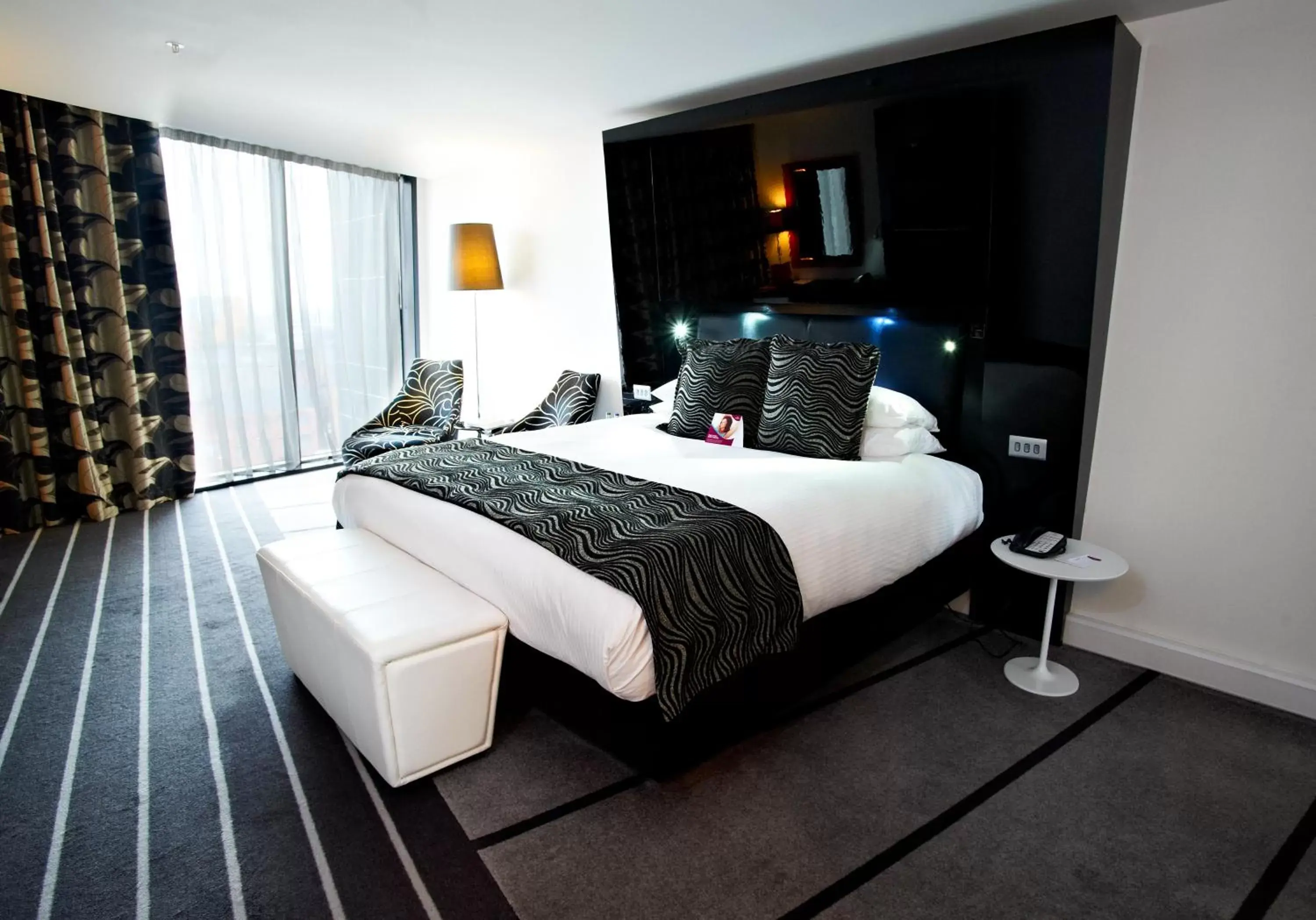 Photo of the whole room, Bed in Crowne Plaza Manchester City Centre, an IHG Hotel