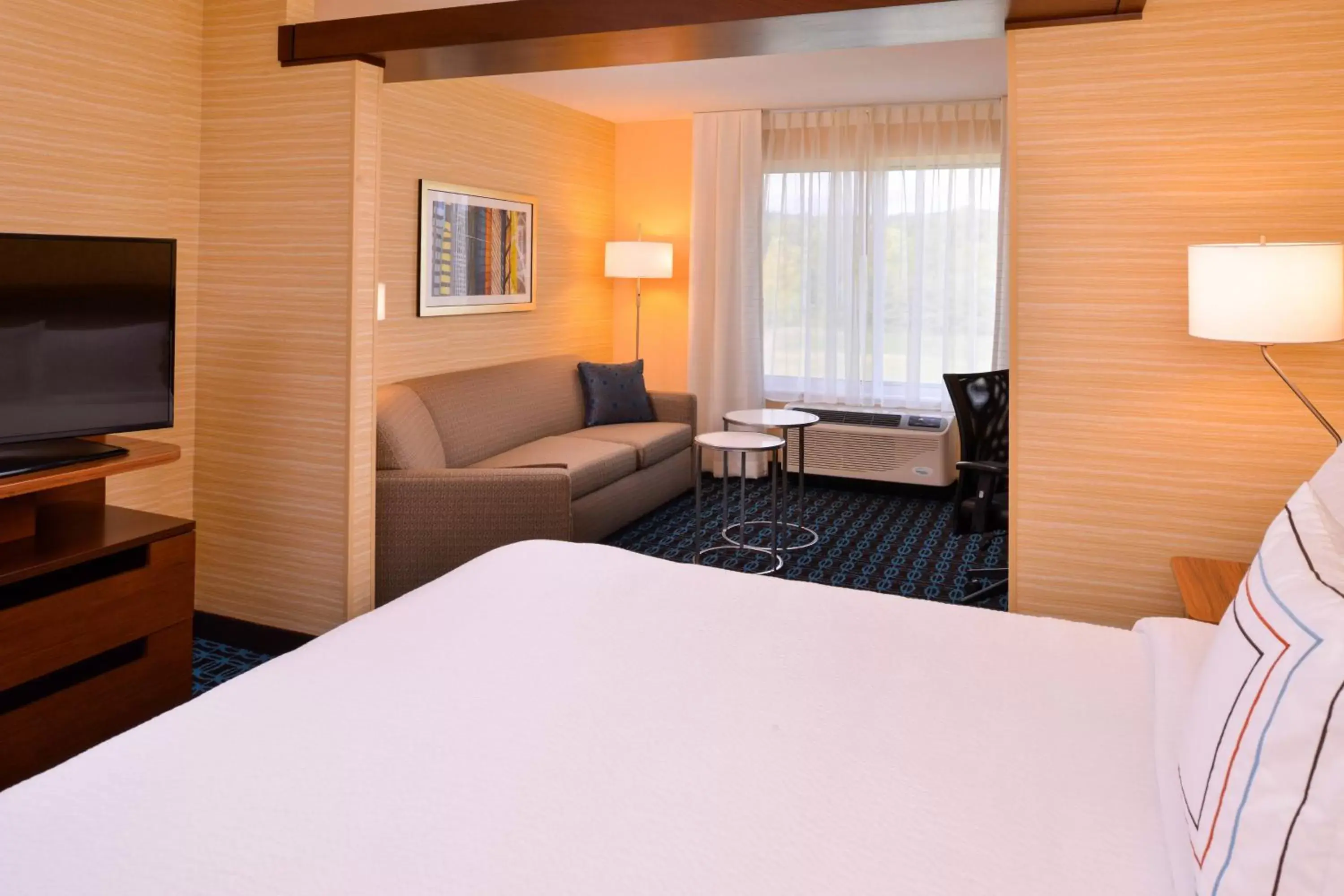 Bedroom, Bed in Fairfield Inn & Suites by Marriott Plymouth White Mountains