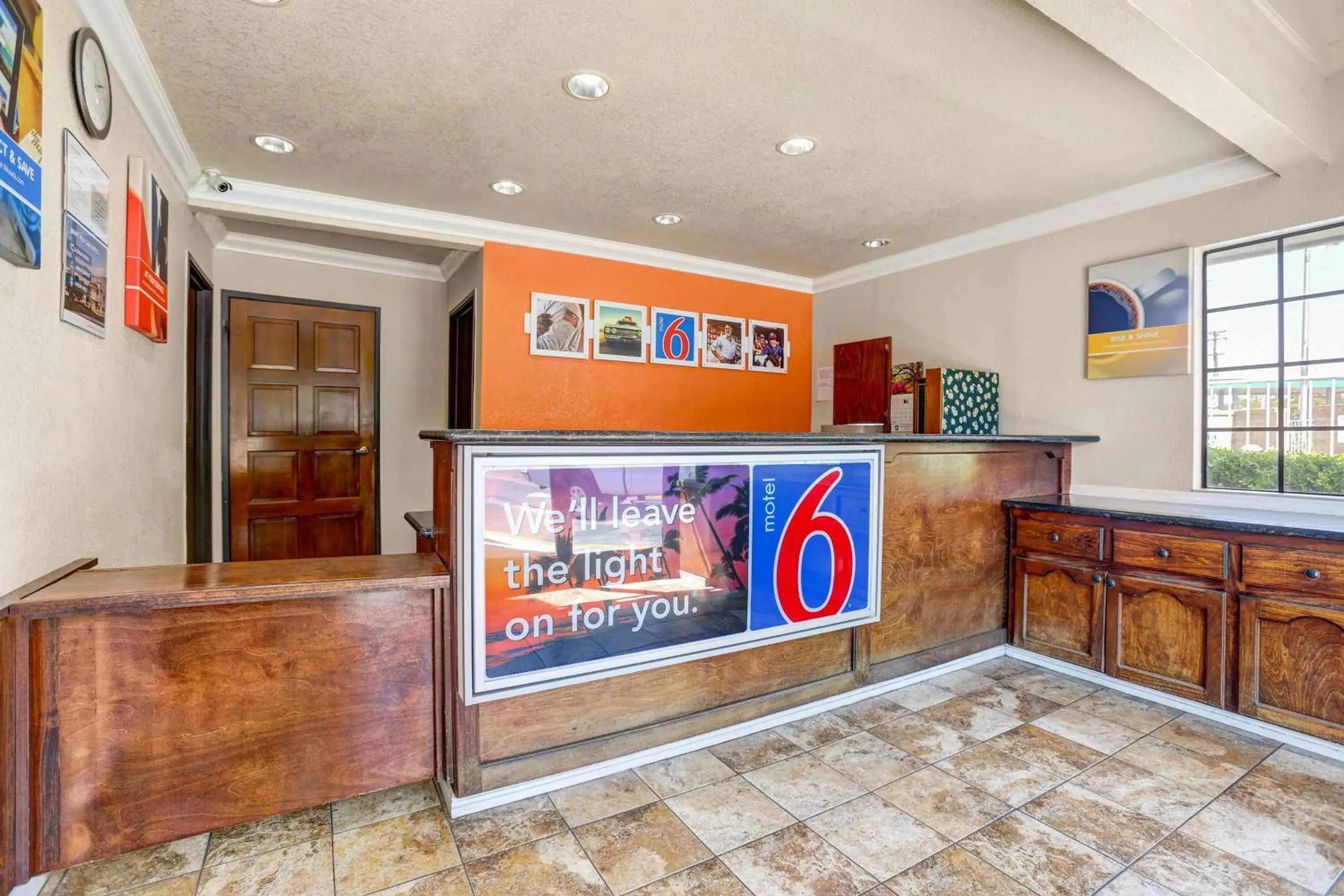 Lobby or reception in Motel 6-Fresno, CA - Belmont Ave