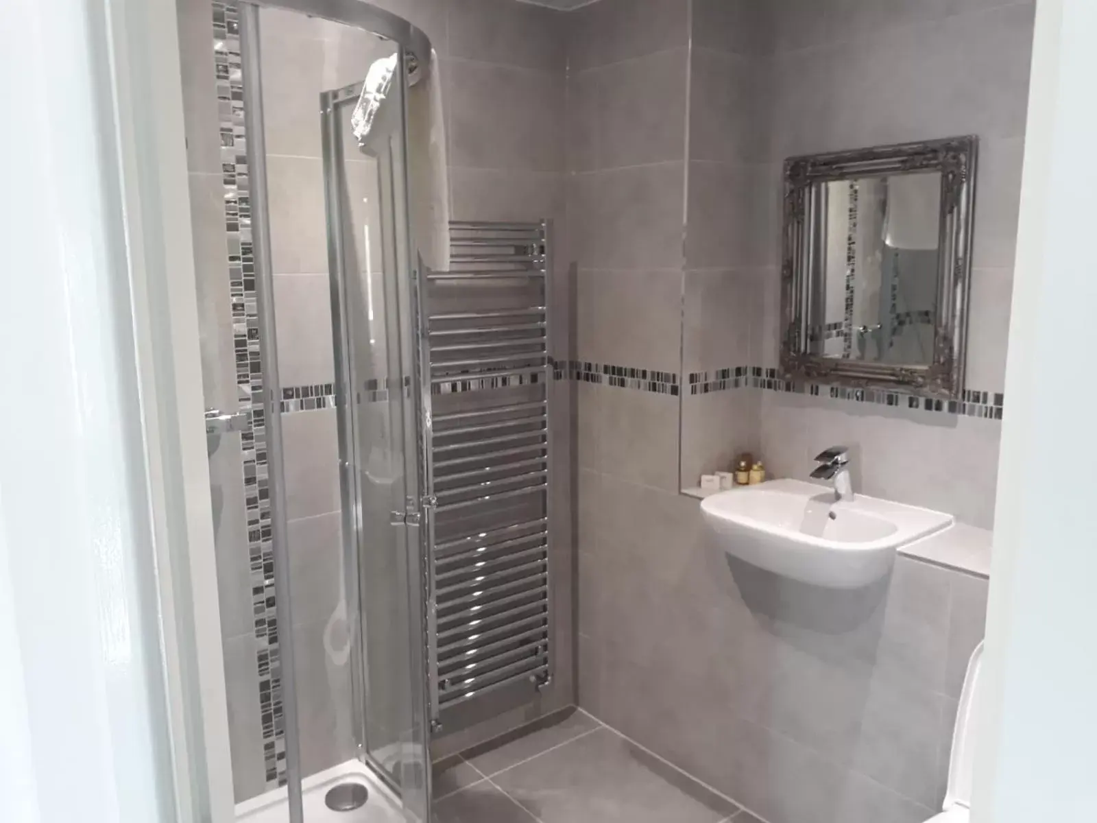 Bathroom in The Avenue Hotel Ltd