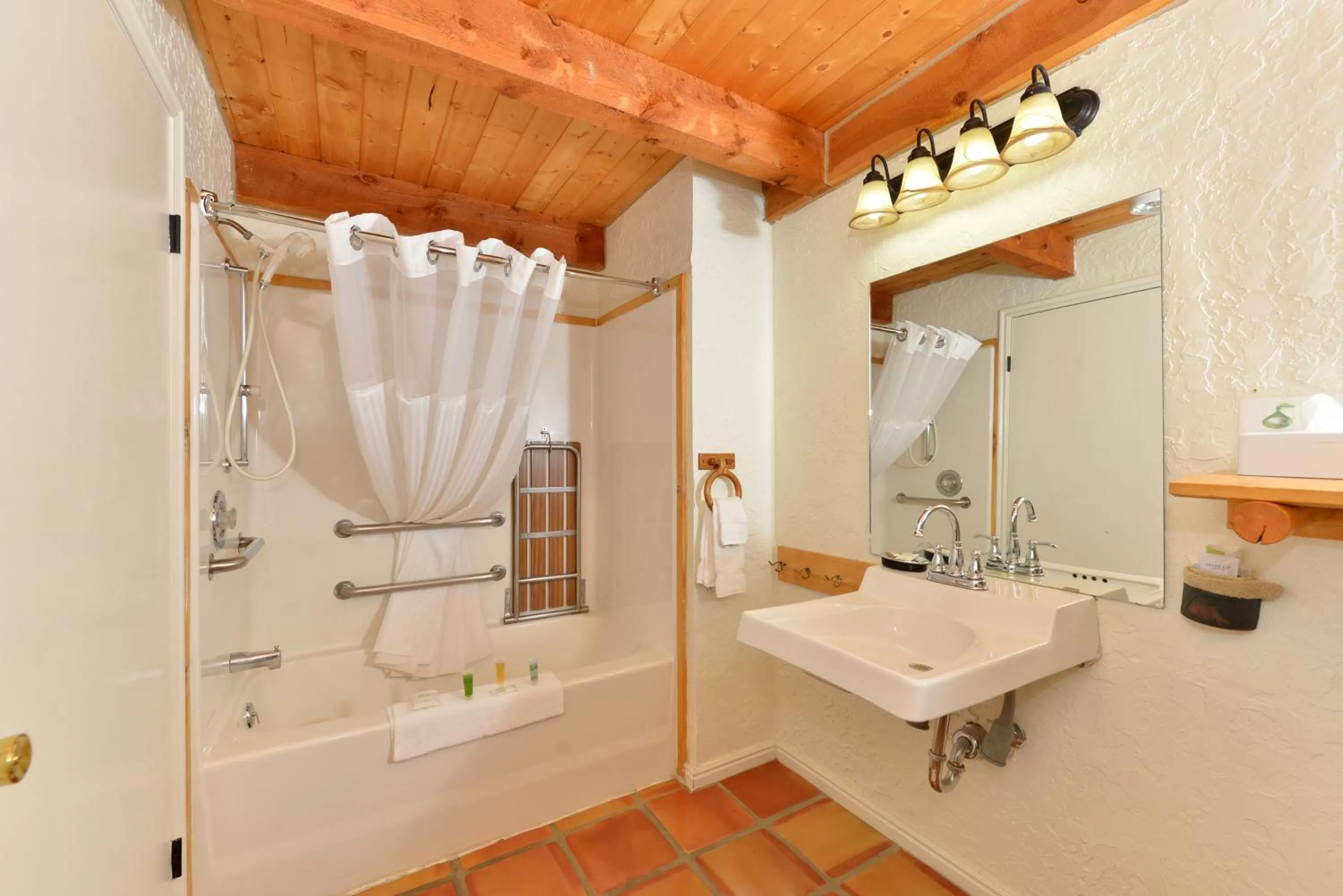 Bathroom in The Boulder Creek Lodge
