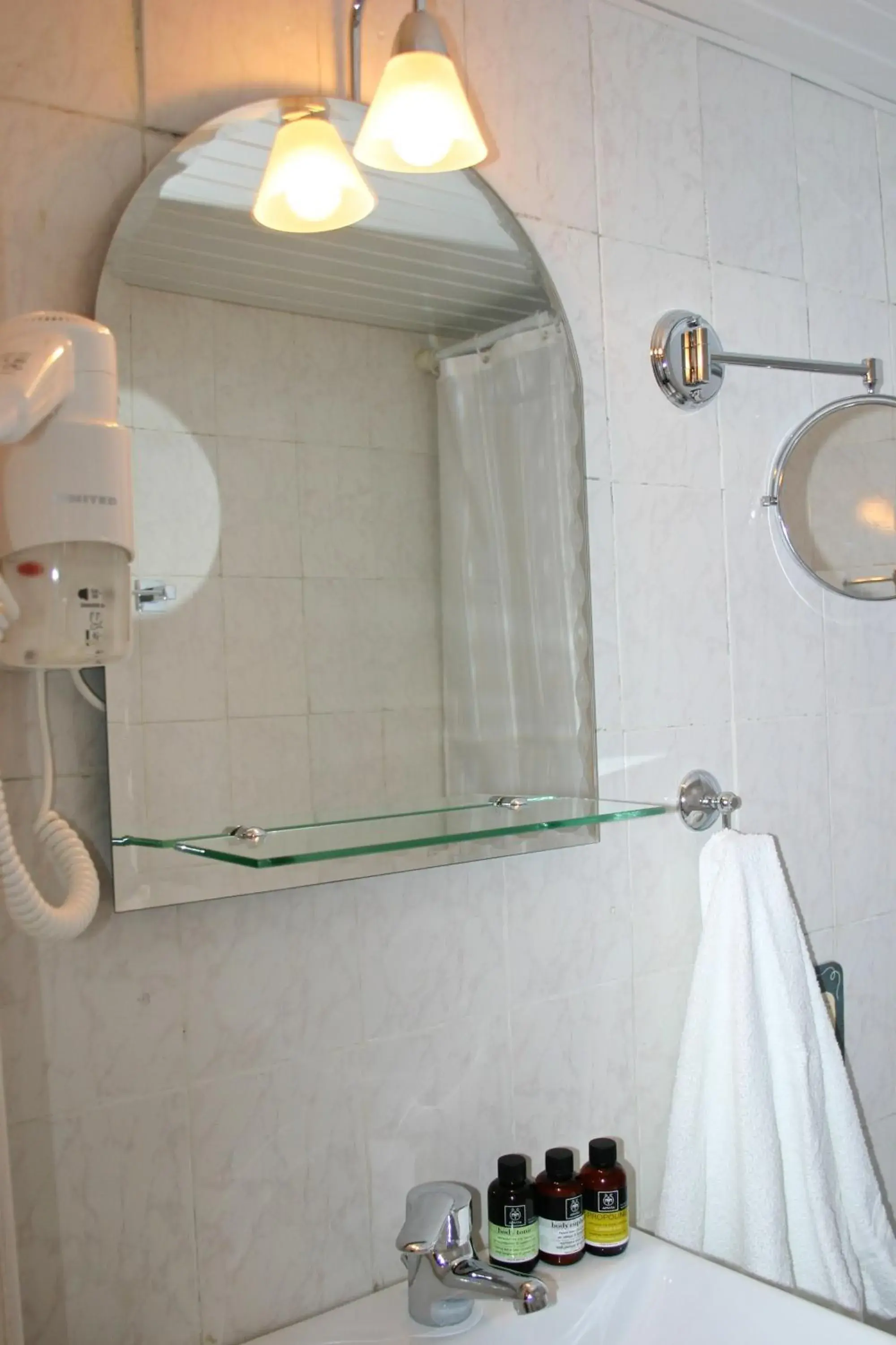 Bathroom in Evdokia Hotel