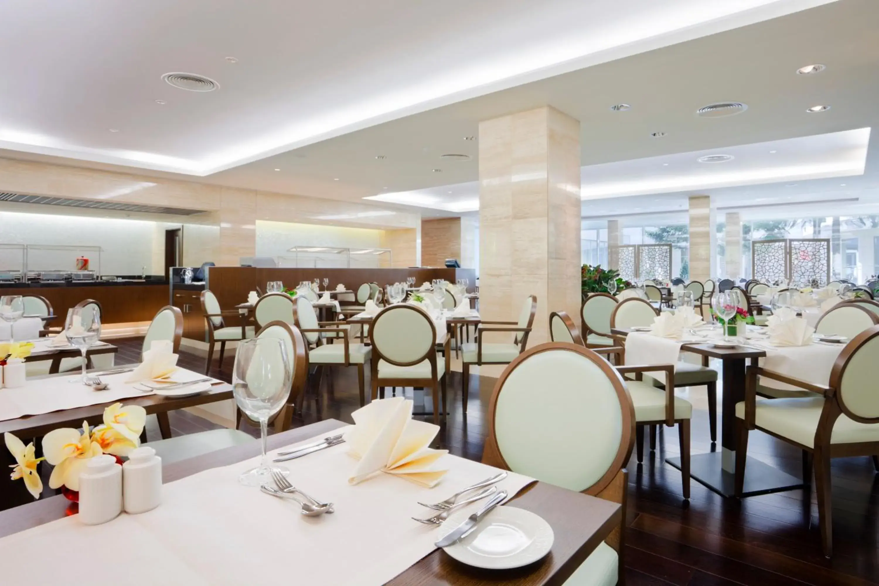 Restaurant/Places to Eat in Crowne Plaza Bucharest, an IHG Hotel