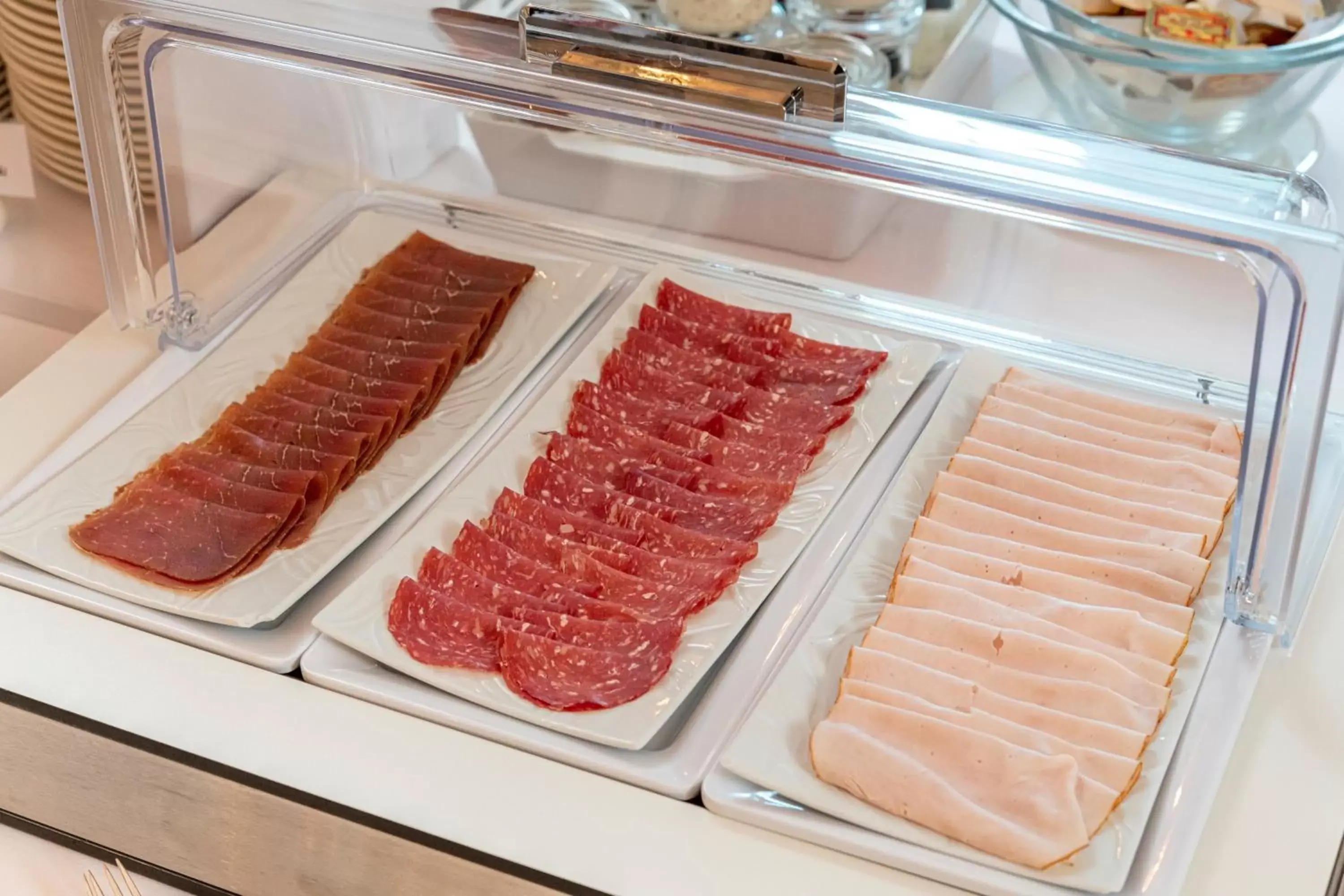 Continental breakfast, Food in Grand Hotel Cravat