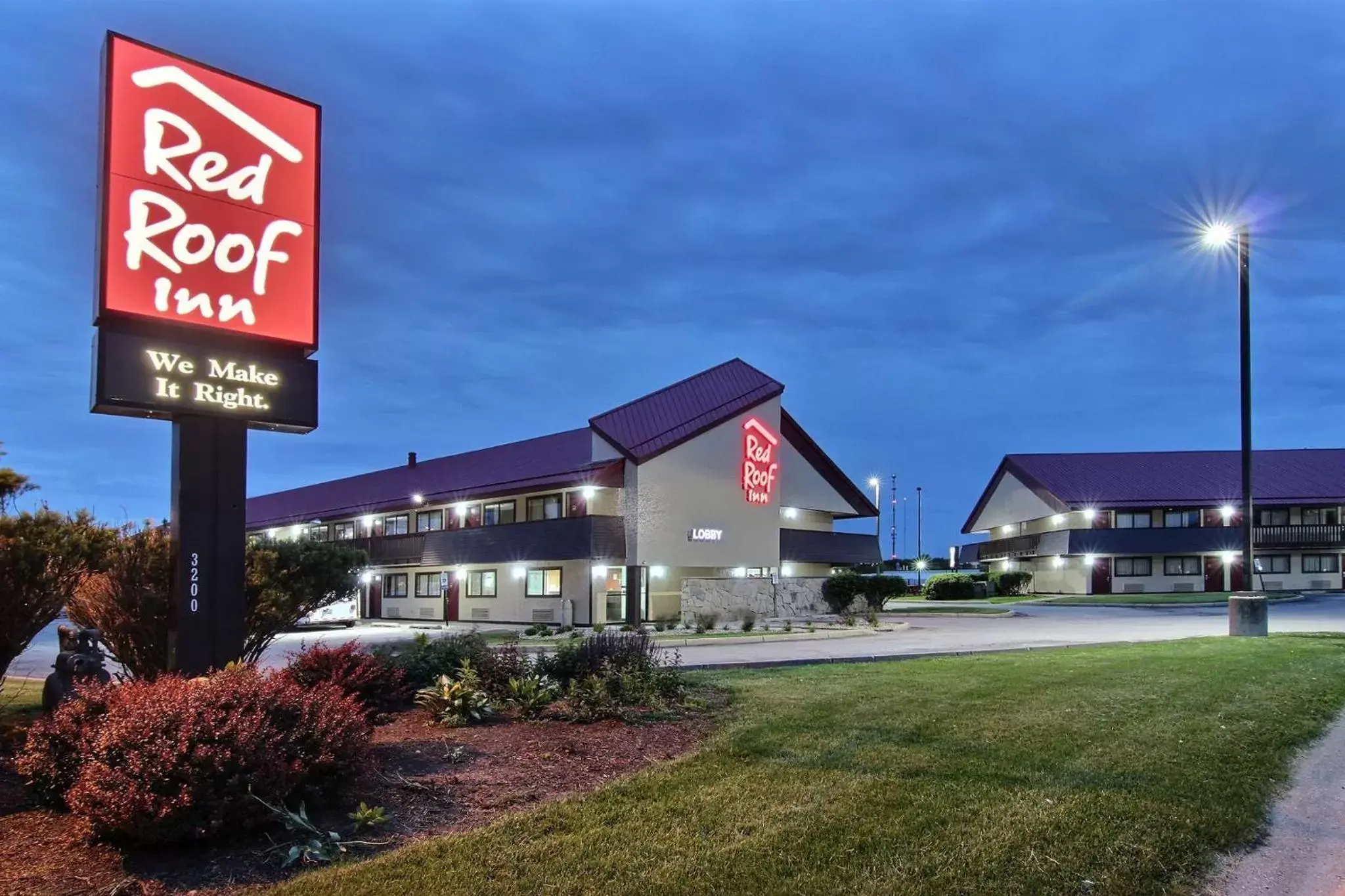 Property Building in Red Roof Inn Springfield, IL