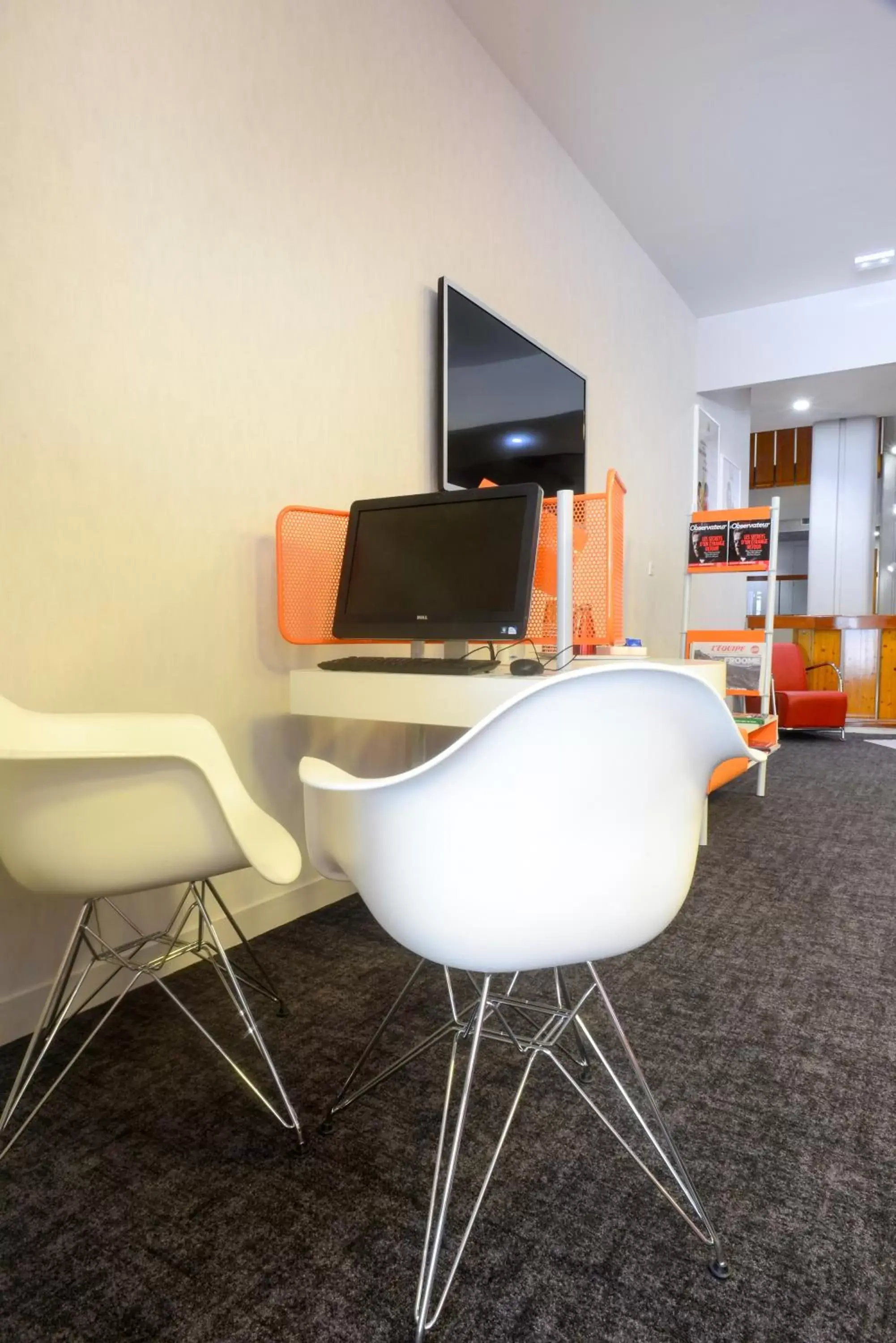 Lobby or reception, TV/Entertainment Center in ibis Styles Poitiers Centre