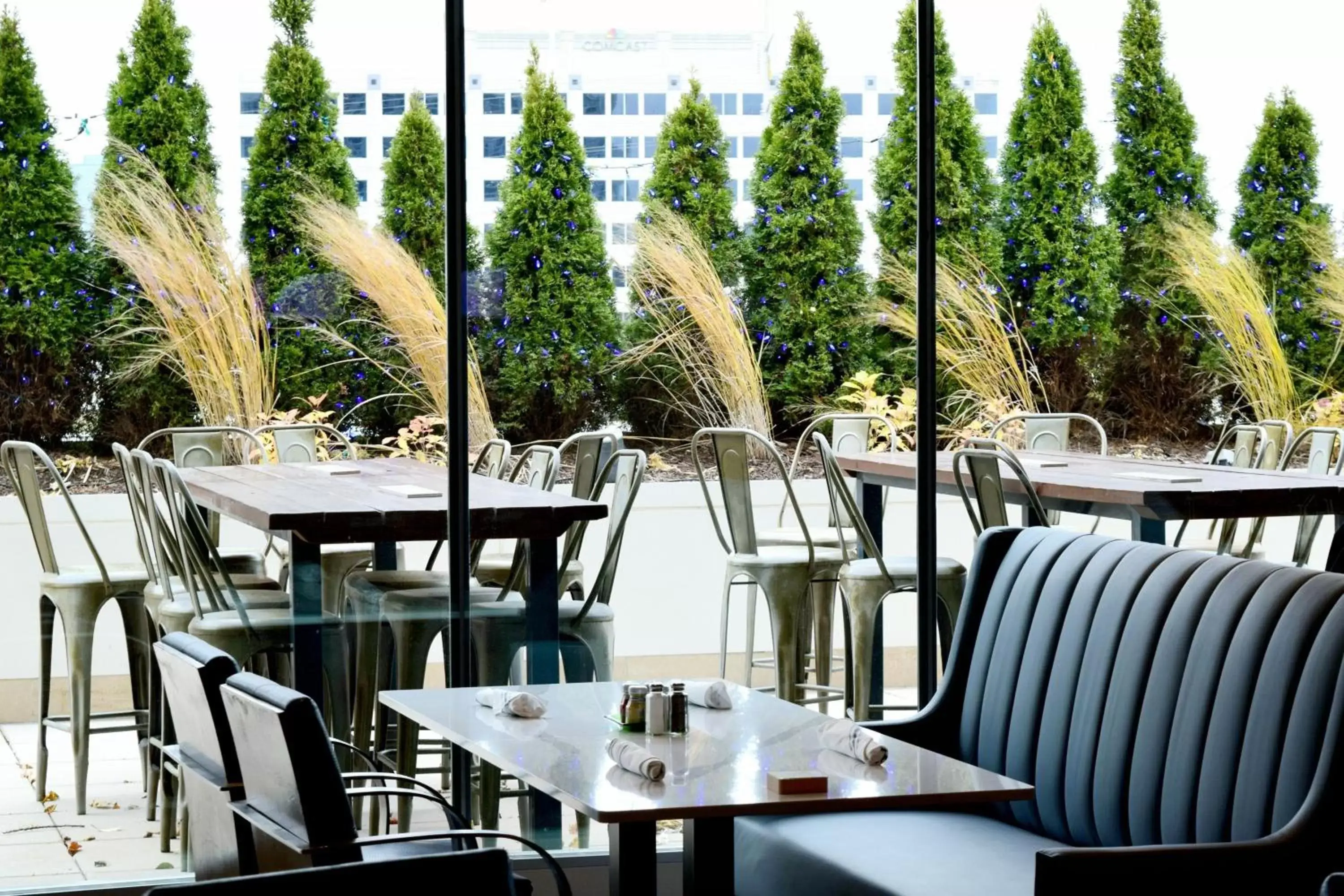 Restaurant/Places to Eat in Renaissance Schaumburg Convention Center Hotel