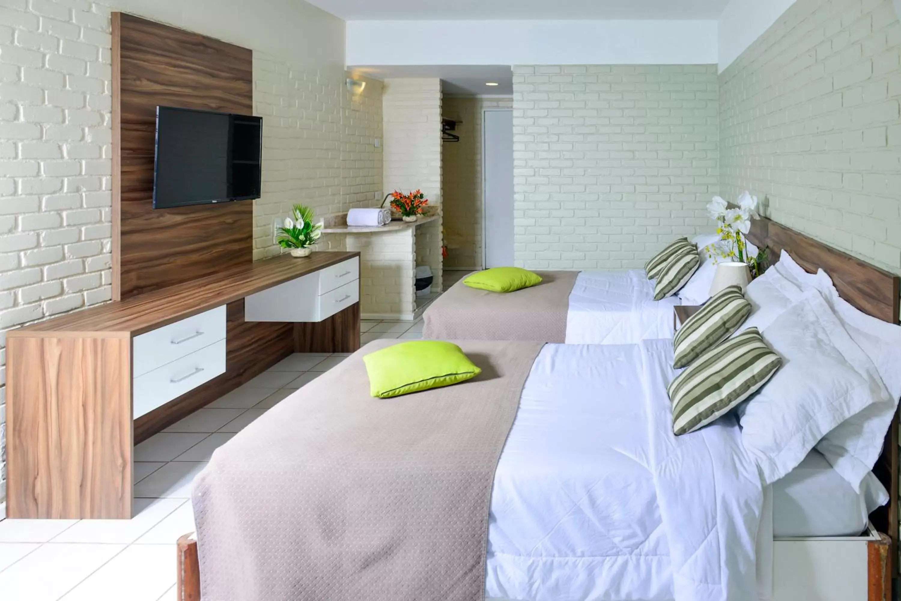 Photo of the whole room, Bed in Portogalo Suite Hotel Photo of the whole room, Bed in Portogalo Suite Hotel