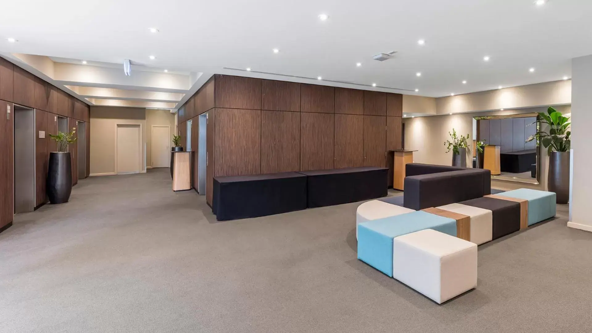 Meeting/conference room, Lobby/Reception in Oaks Melbourne on Market Hotel