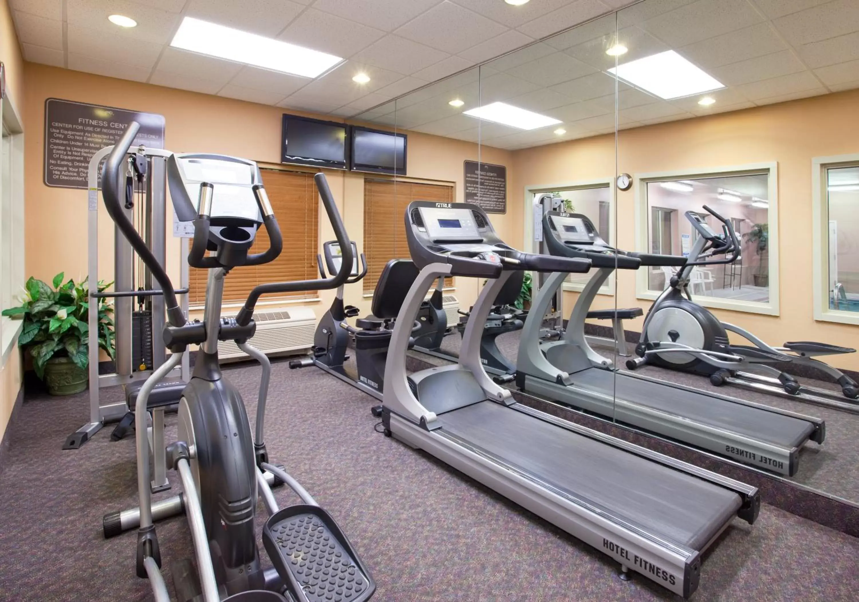 Fitness centre/facilities in Holiday Inn Express Hotel & Suites Cincinnati-Blue Ash by IHG Fitness centre/facilities in Holiday Inn Express Hotel & Suites Cincinnati-Blue Ash by IHG