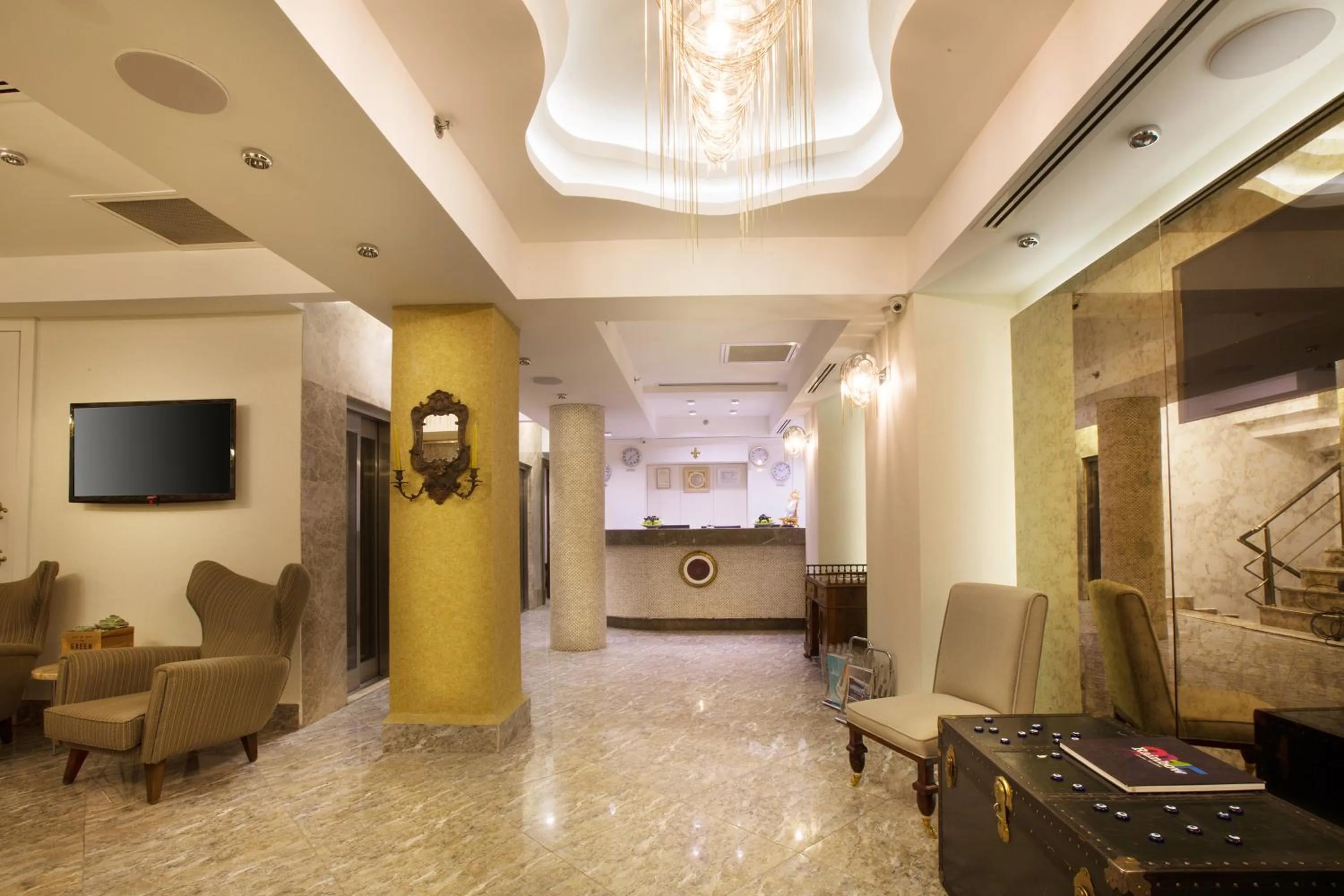 Lobby or reception in Taksim Pera Center Hotel