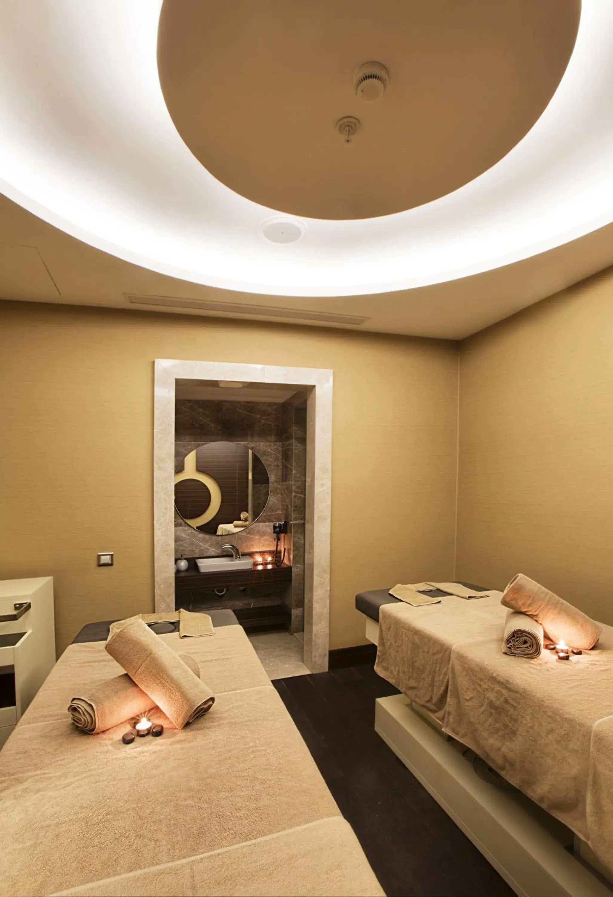 Massage, Bed in Dedeman Bostanci Istanbul Hotel & Convention Center