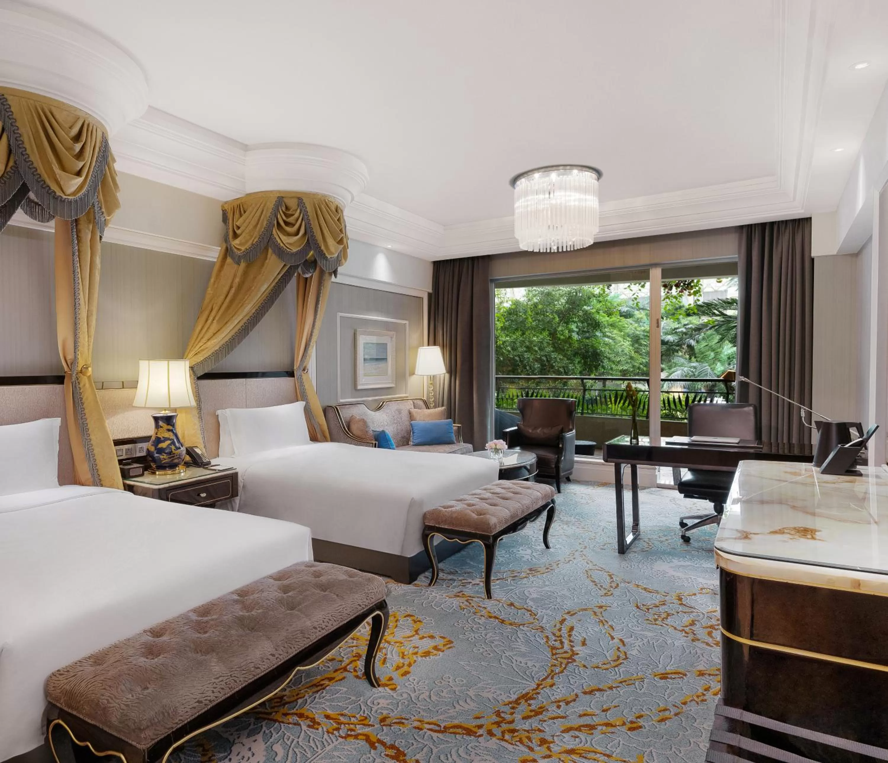 Photo of the whole room, Bed in InterContinental Chengdu Global Center by IHG