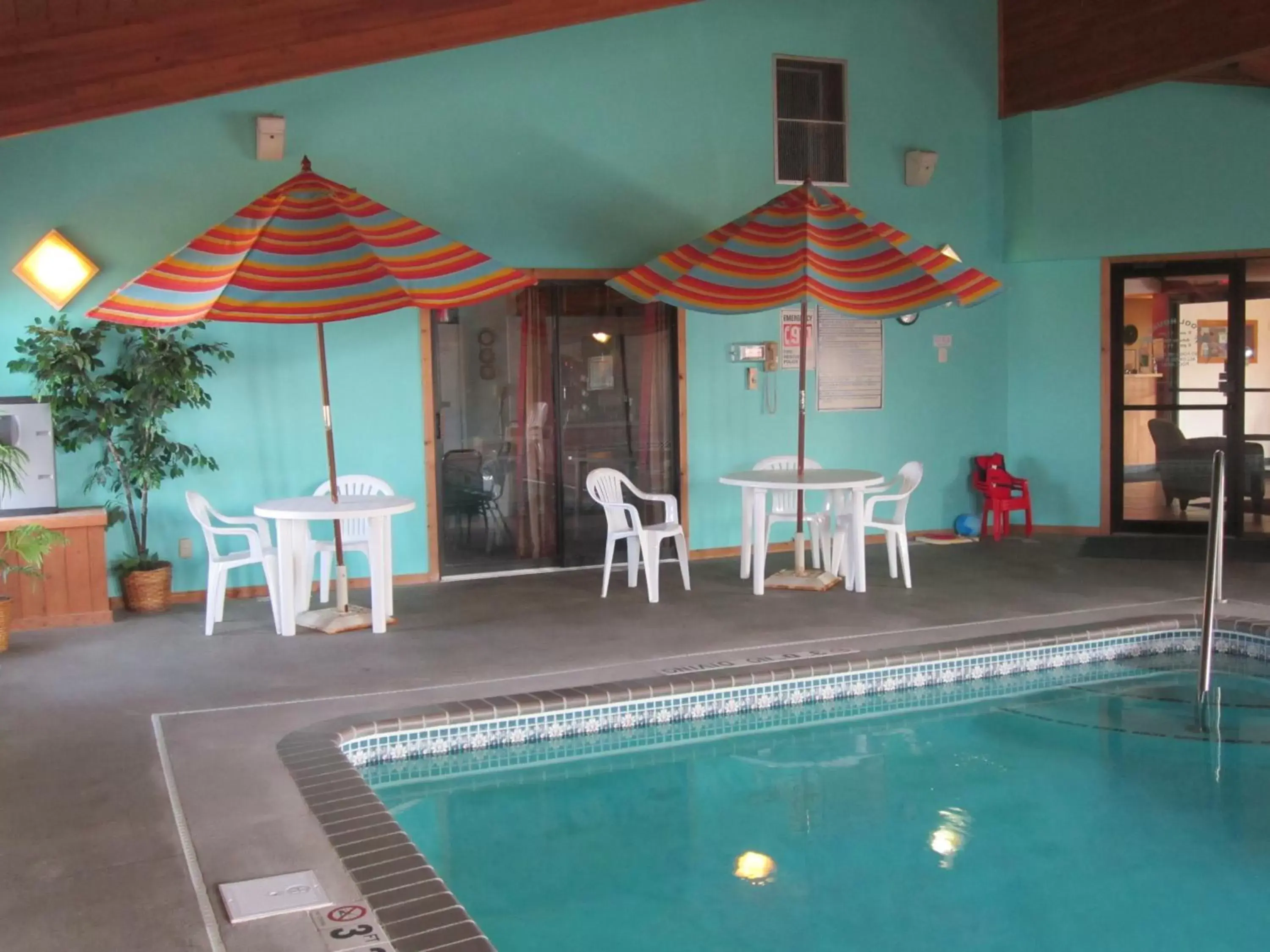 Pool view, Swimming Pool in Americas Best Value Inn Sauk Centre