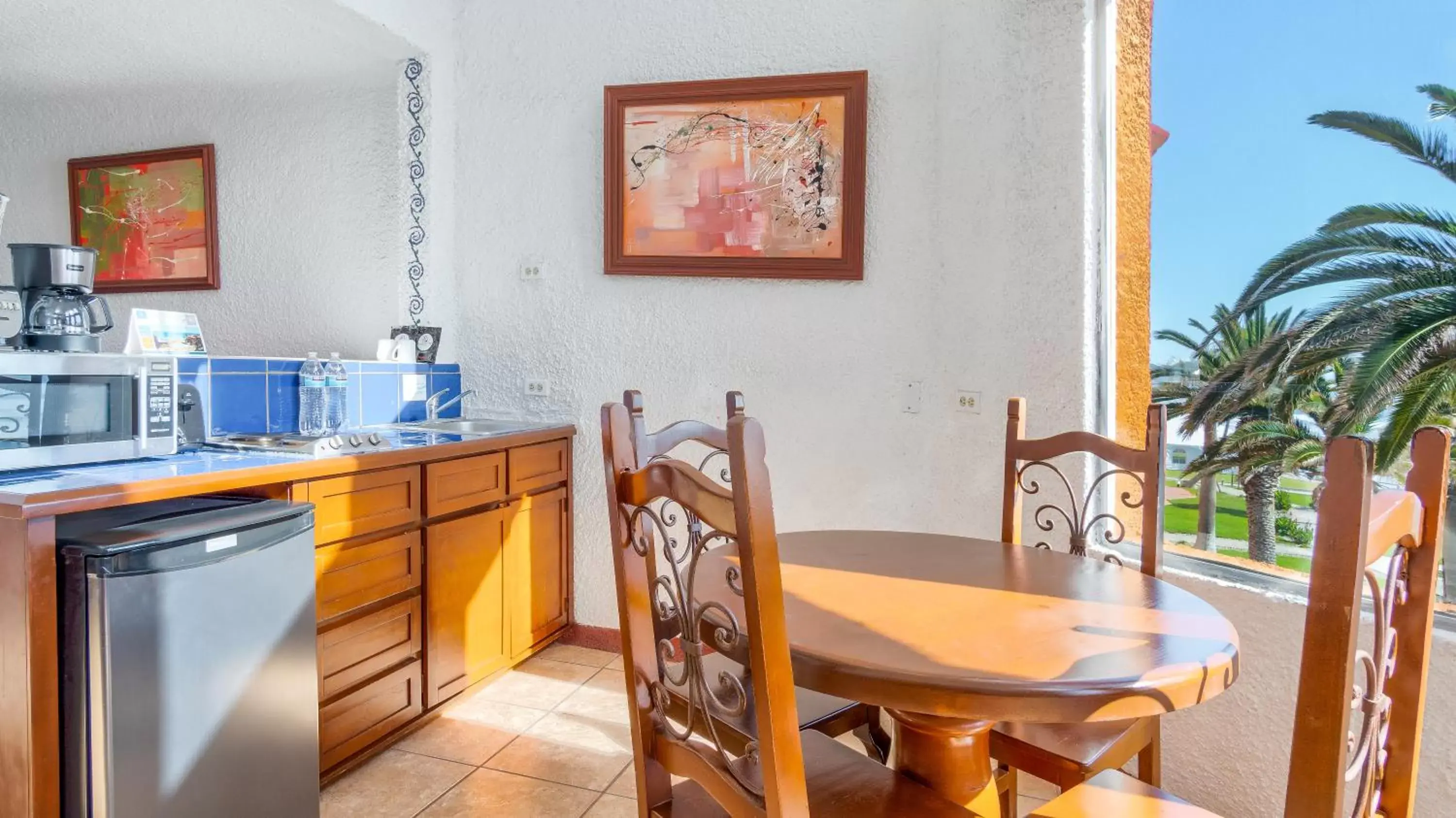 Kitchen or kitchenette in Puerto Nuevo Baja Hotel & Villas