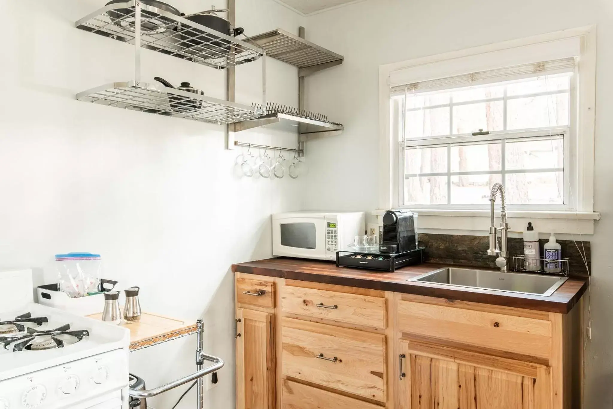 Kitchen/Kitchenette in Lakewood Cabins