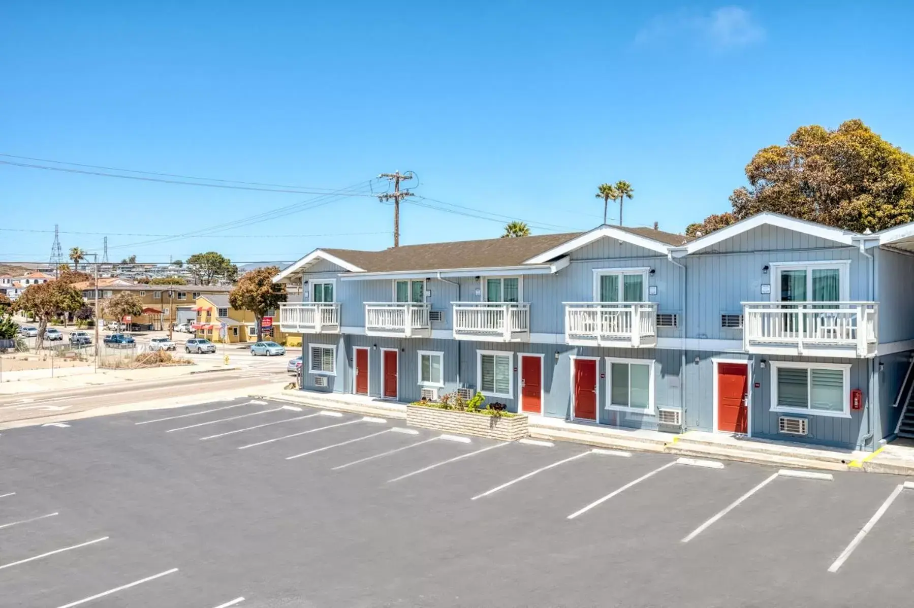 Property Building in Harbor House Inn