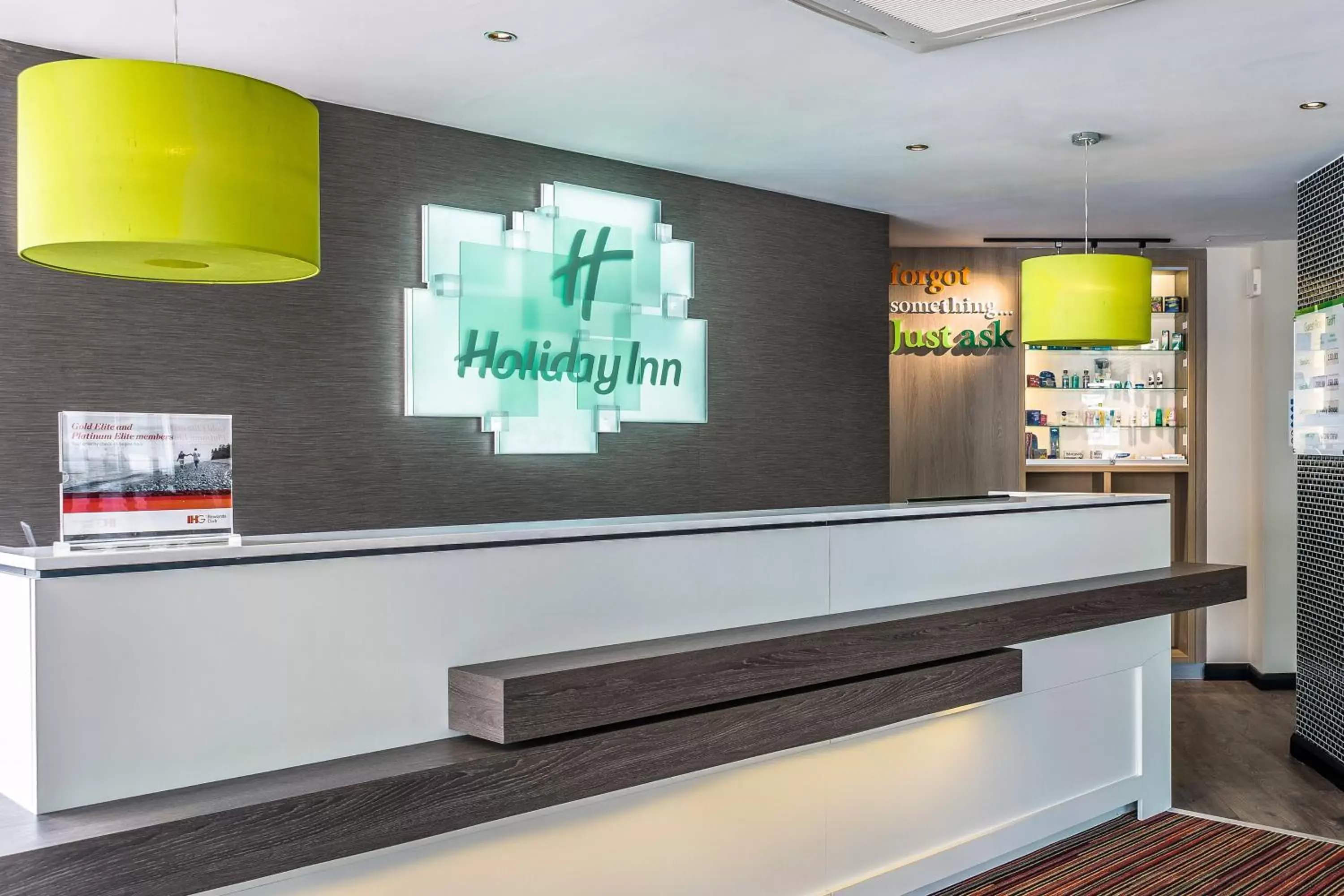 Lobby or reception, Lobby/Reception in Holiday Inn London Watford Junction, an IHG Hotel