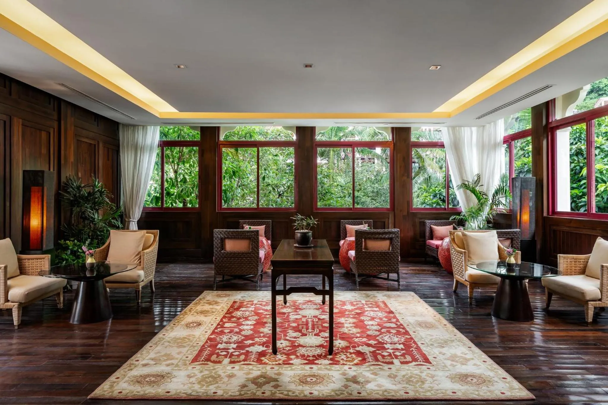 Lounge or bar in Centara Grand Beach Resort Phuket