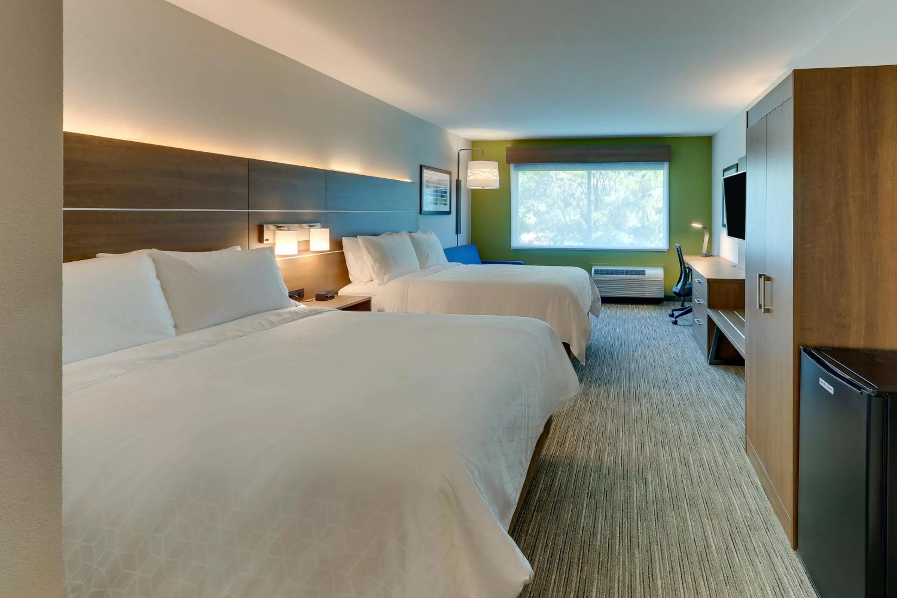 Bed in Holiday Inn Express & Suites - Roanoke – Civic Center